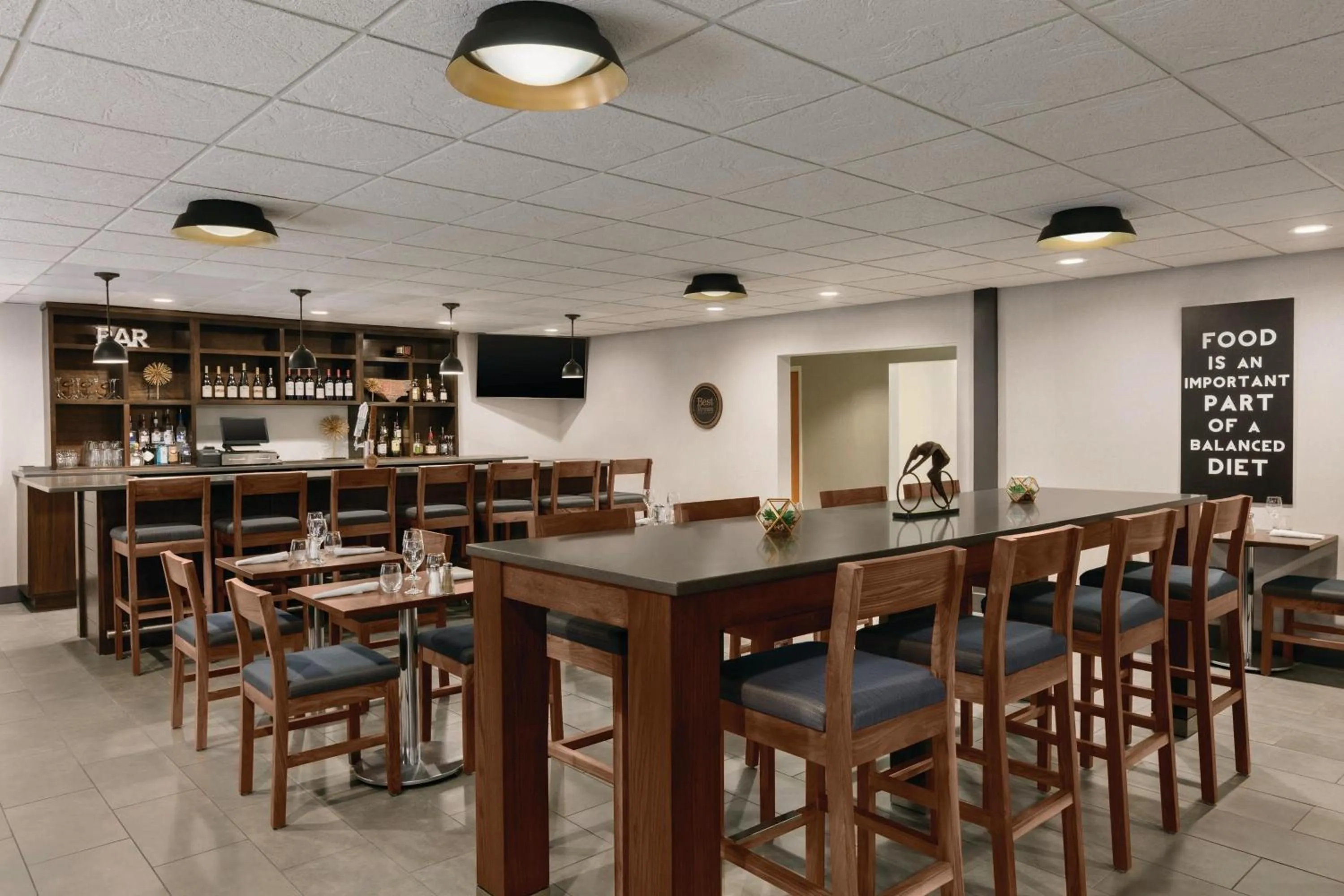 Restaurant/places to eat in Four Points by Sheraton Raleigh Arena