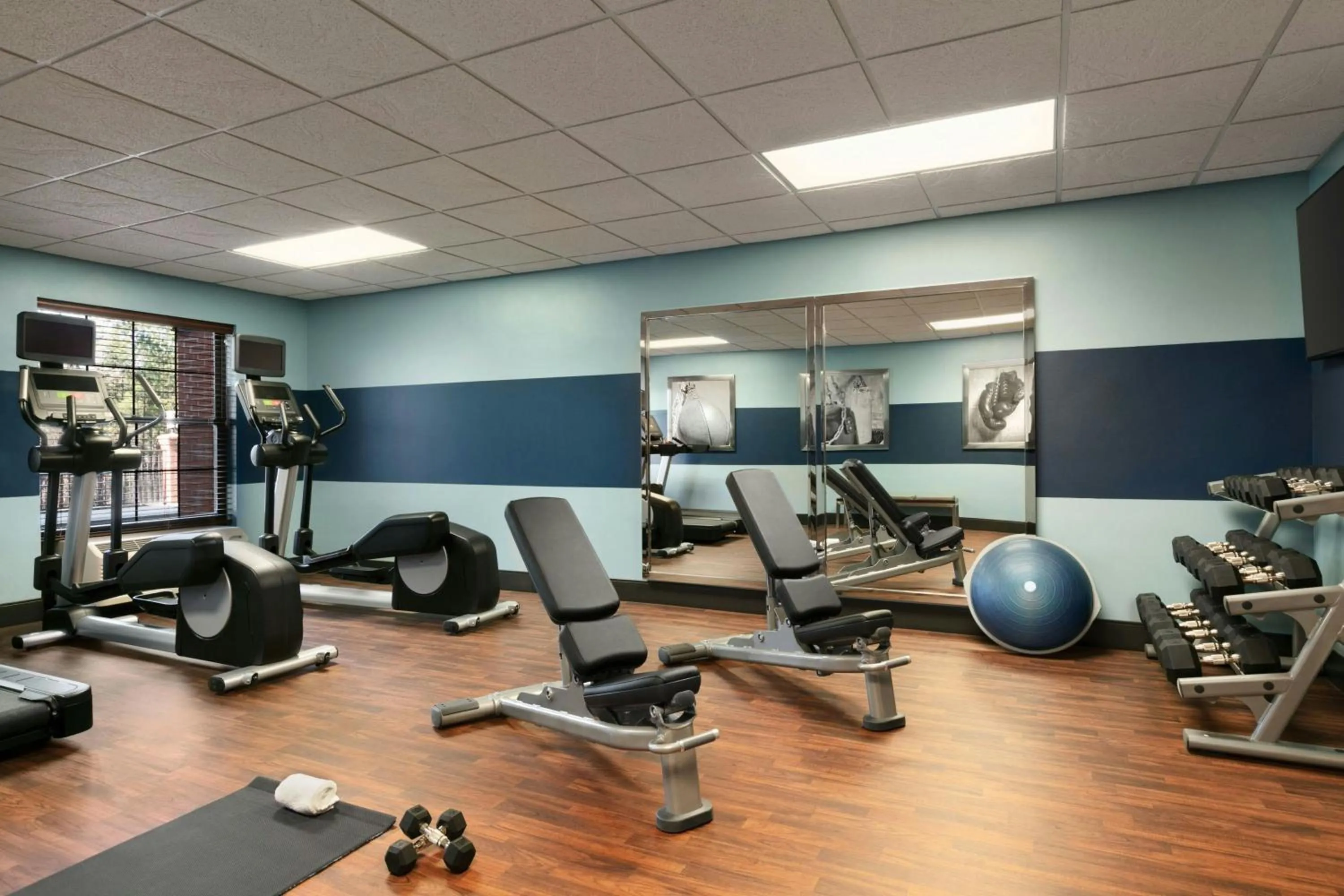 Fitness centre/facilities in Four Points by Sheraton Raleigh Arena