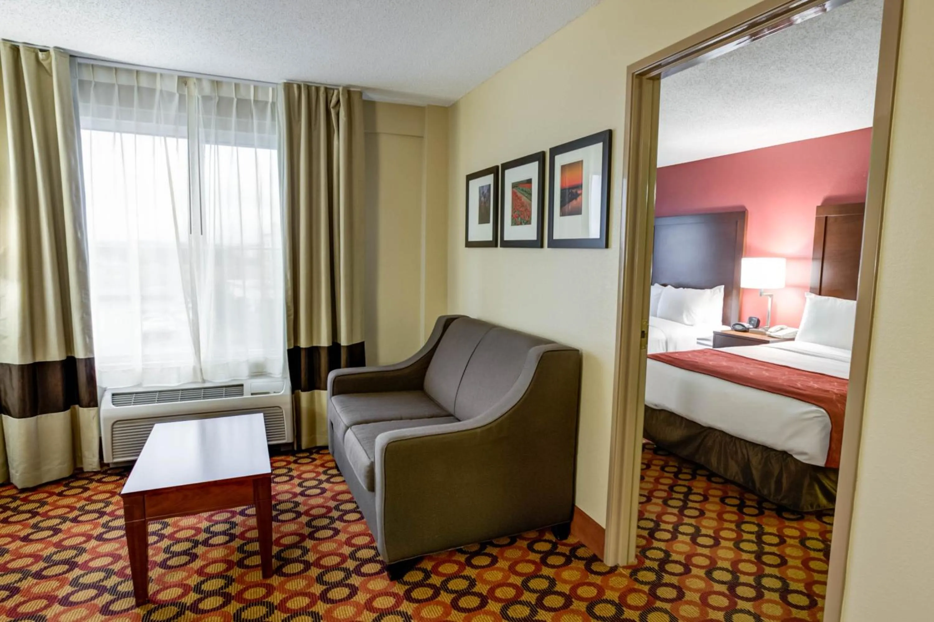 Photo of the whole room in Charlotte Suites by IHG