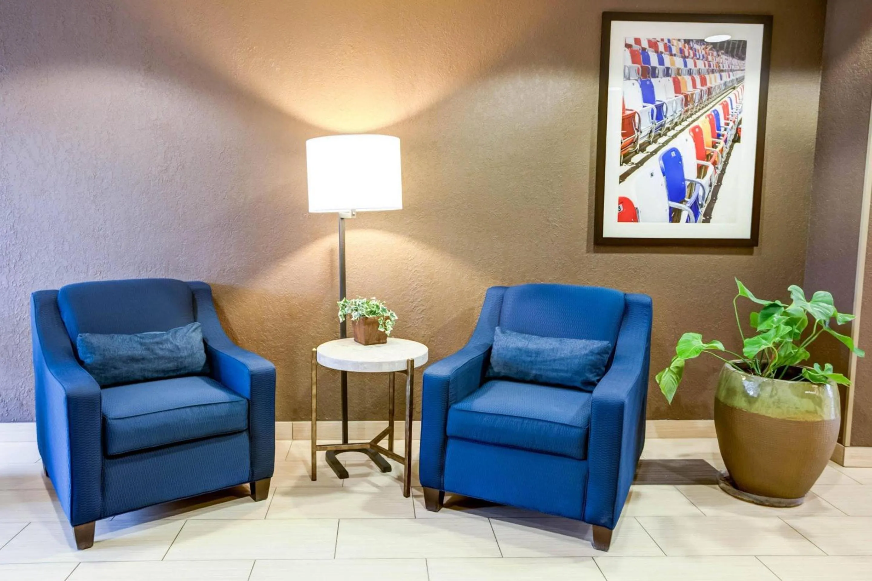 Lobby or reception in Comfort Suites Concord Mills
