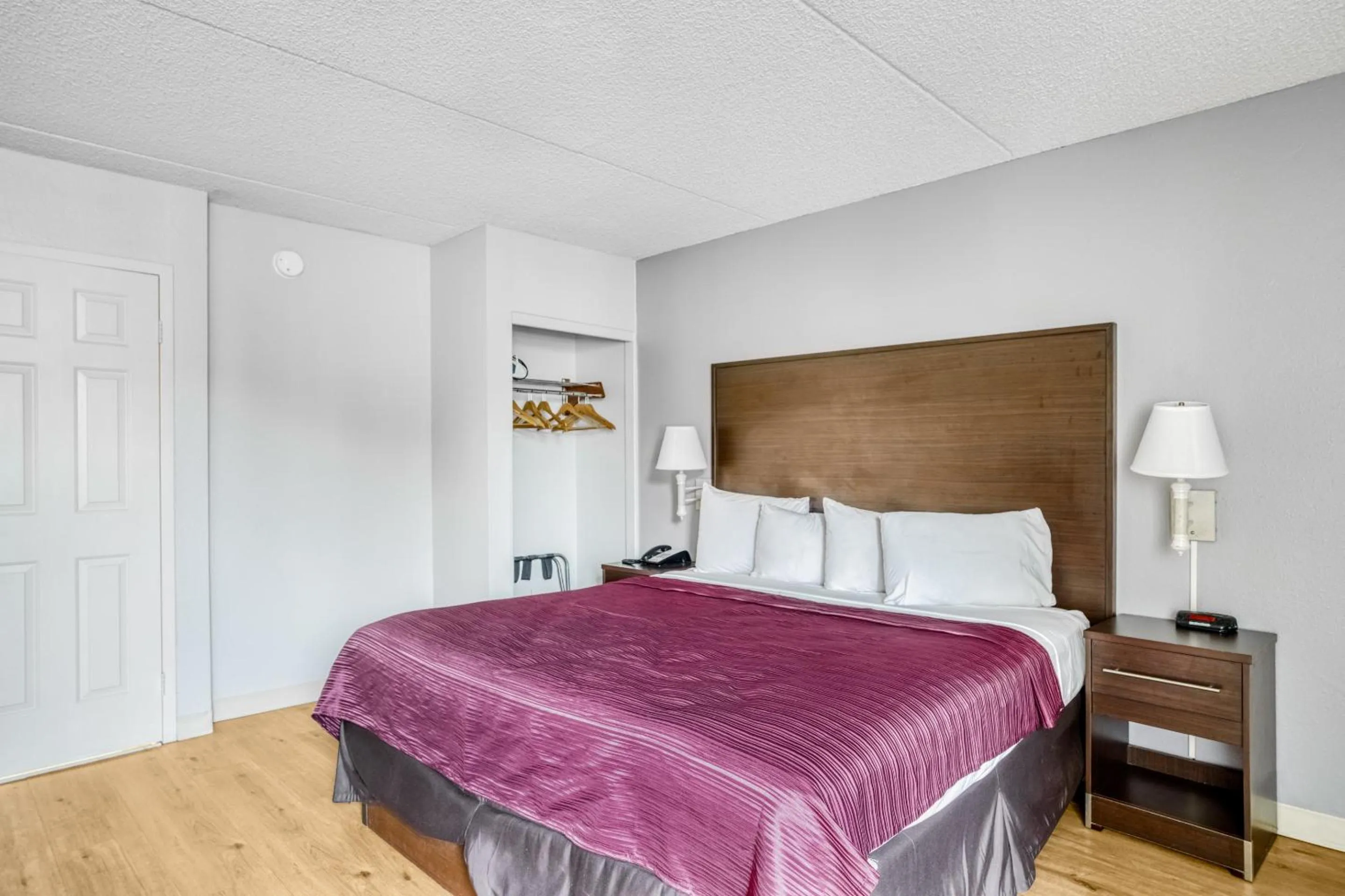 Bedroom in OYO Hotel Burlington South