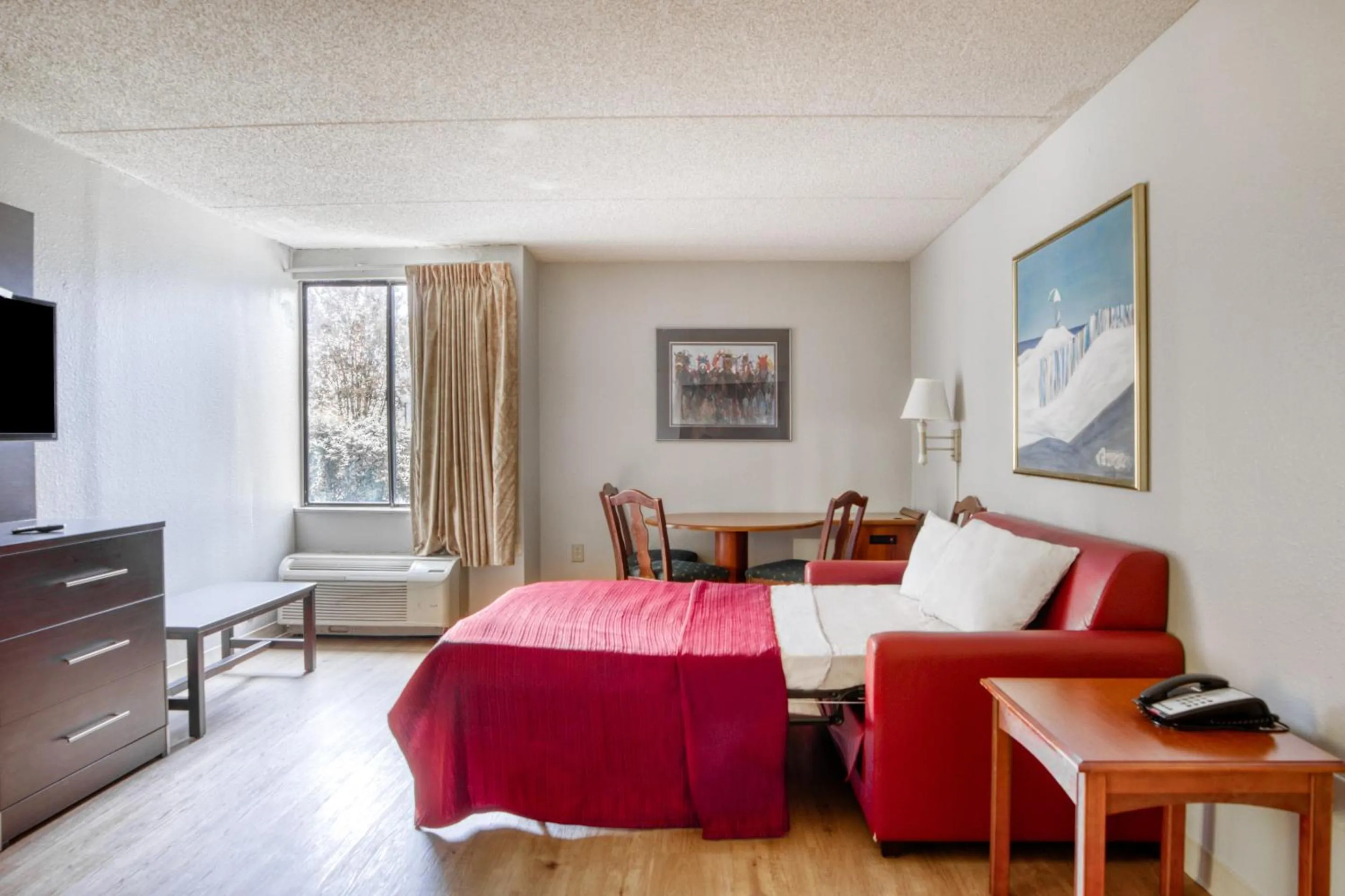 Bedroom in OYO Hotel Burlington South