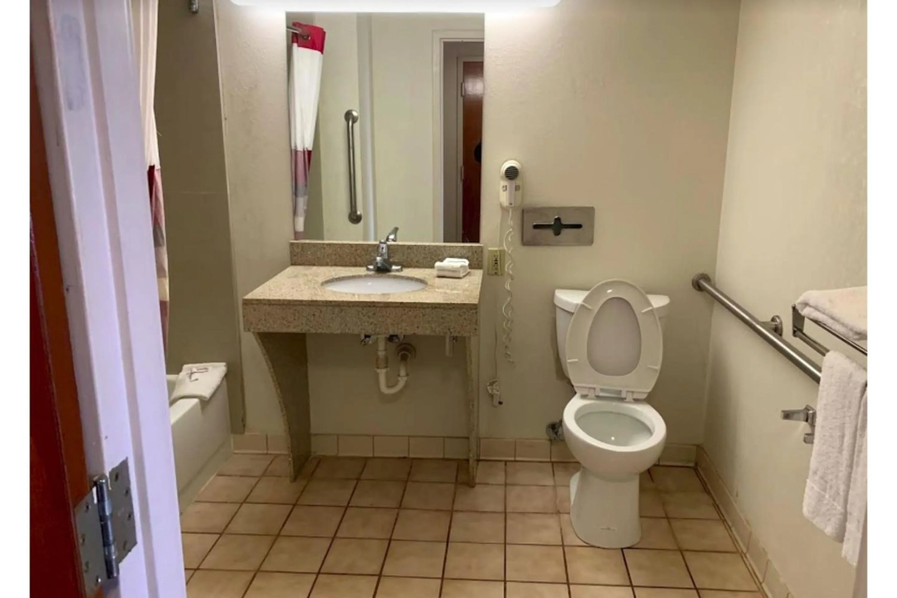 Bathroom in OYO Hotel Burlington South