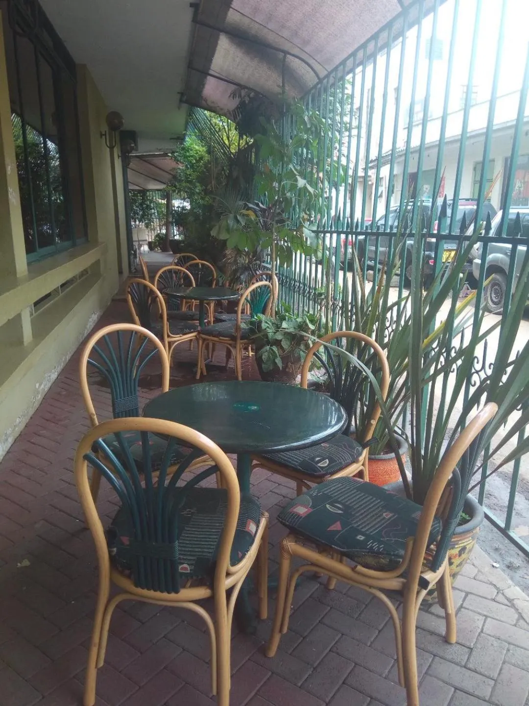 Restaurant/places to eat in Plus254 Hotel