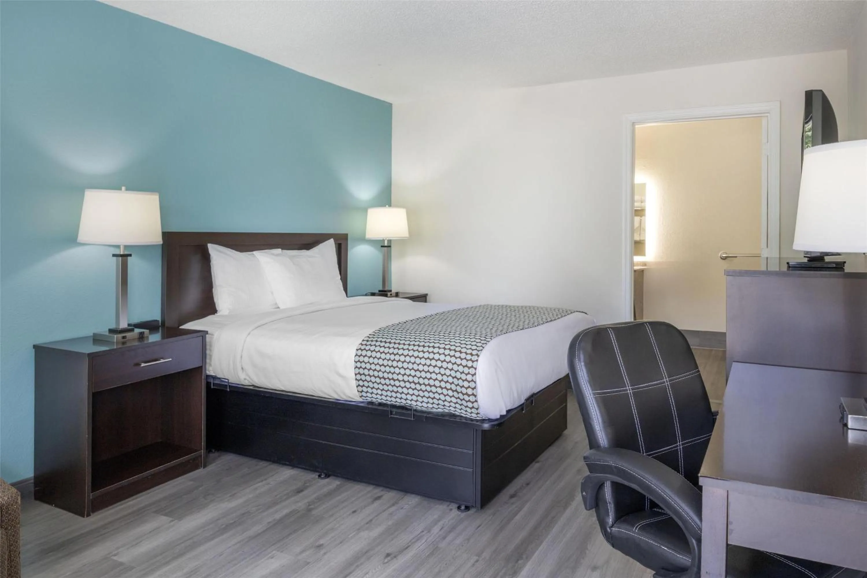 Bedroom, Bed in SureStay Plus Hotel by Best Western Asheboro