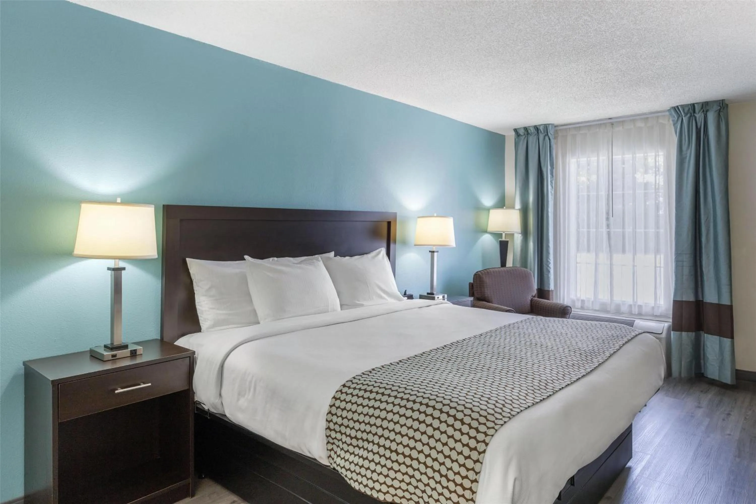 Bedroom, Bed in SureStay Plus Hotel by Best Western Asheboro