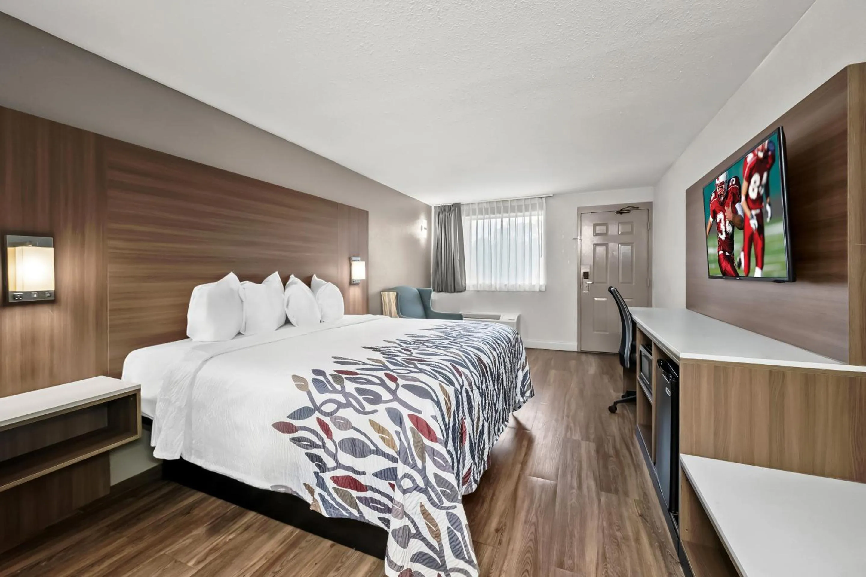 Bedroom, Bed in Red Roof Inn Sanford