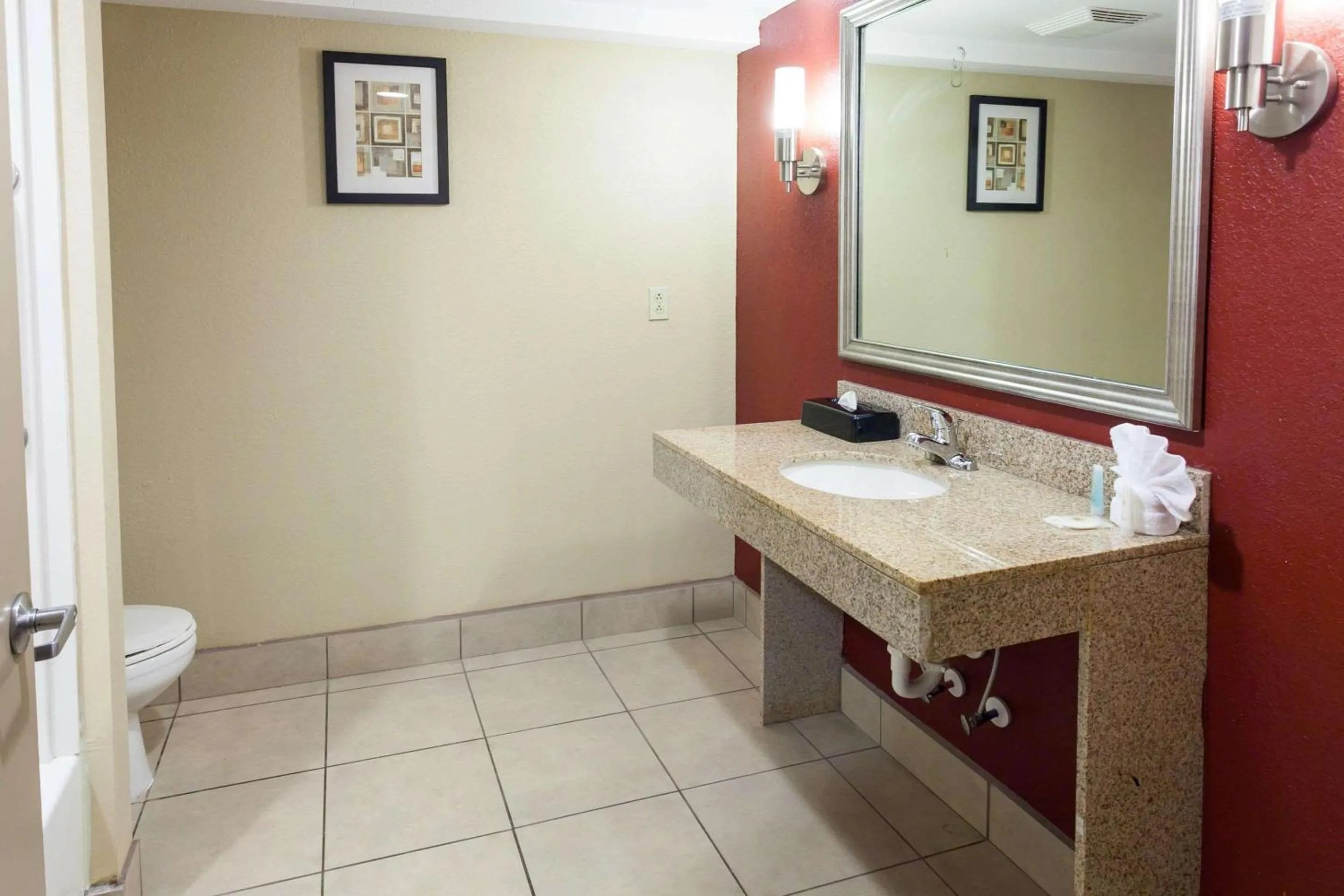 Bathroom in Comfort Inn & Suites Statesville - Mooresville