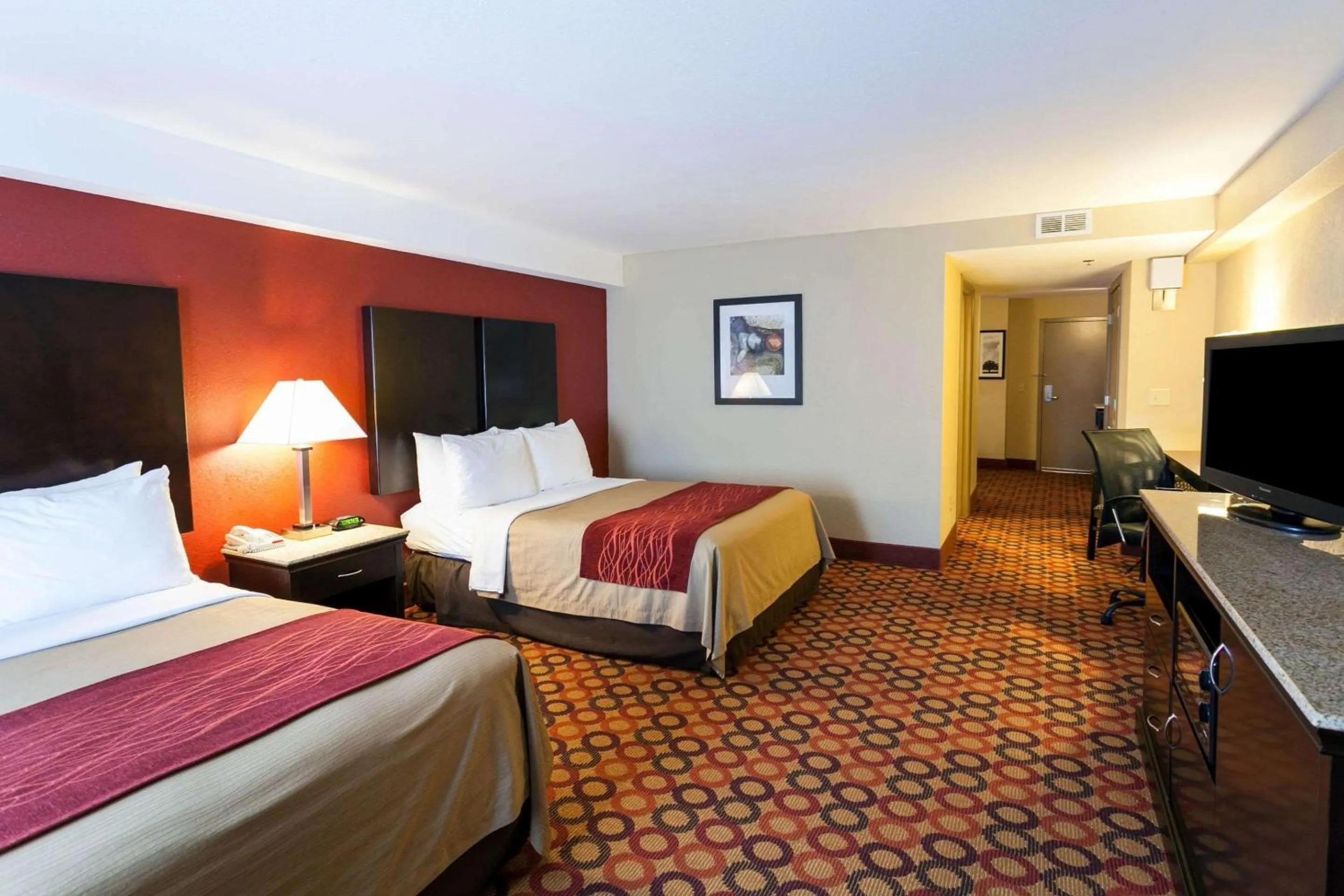 Photo of the whole room, Bed in Comfort Inn & Suites Statesville - Mooresville