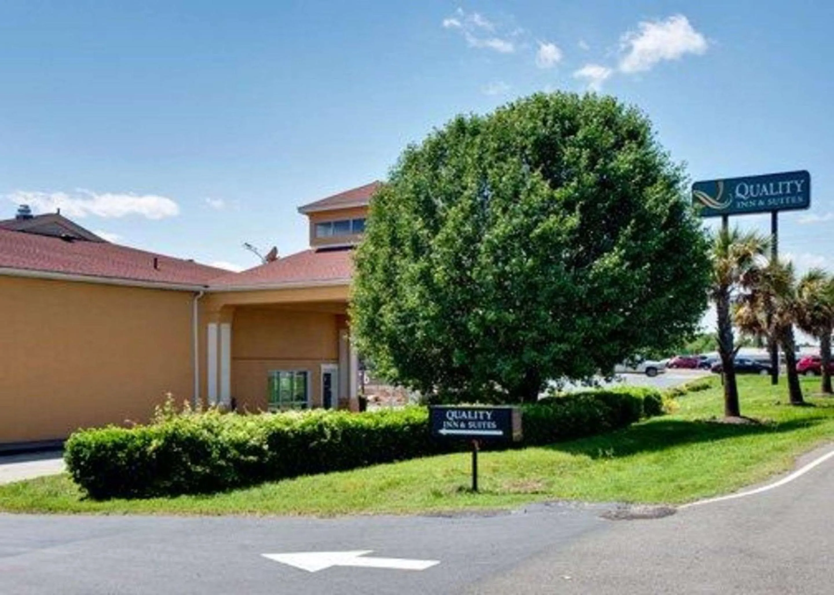 Property building in Quality Inn & Suites Monroe