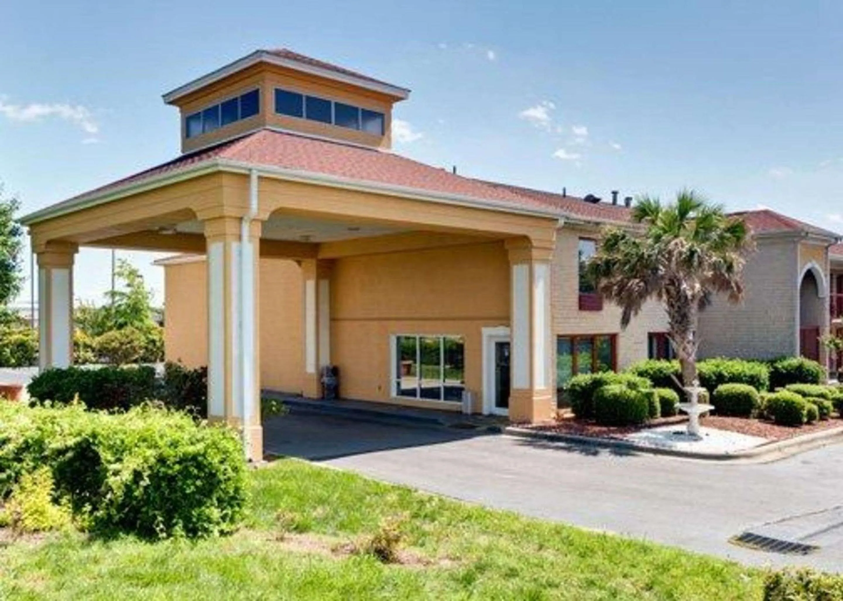Property building in Quality Inn & Suites Monroe