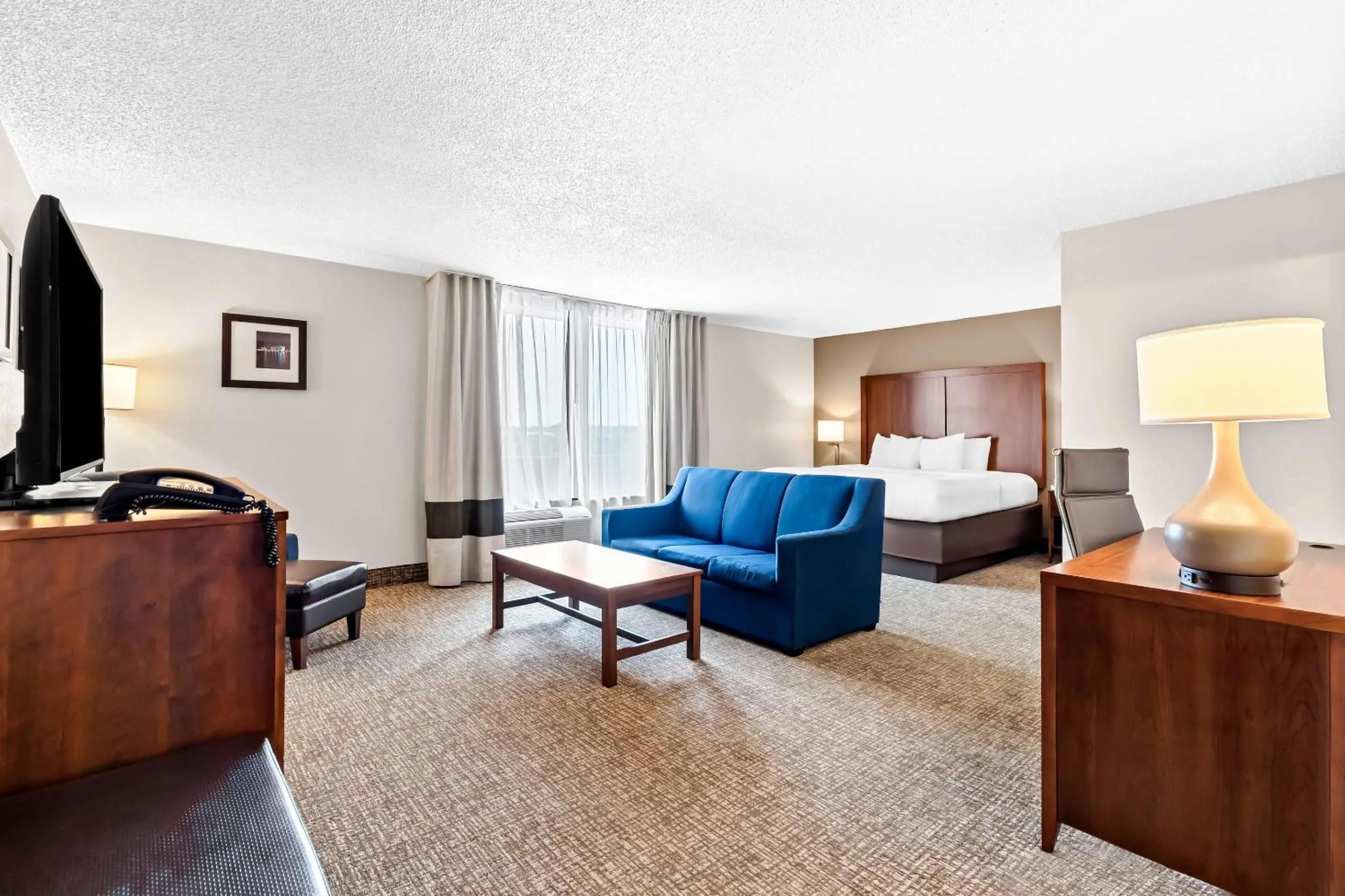 Bedroom, Bed in Comfort Inn University