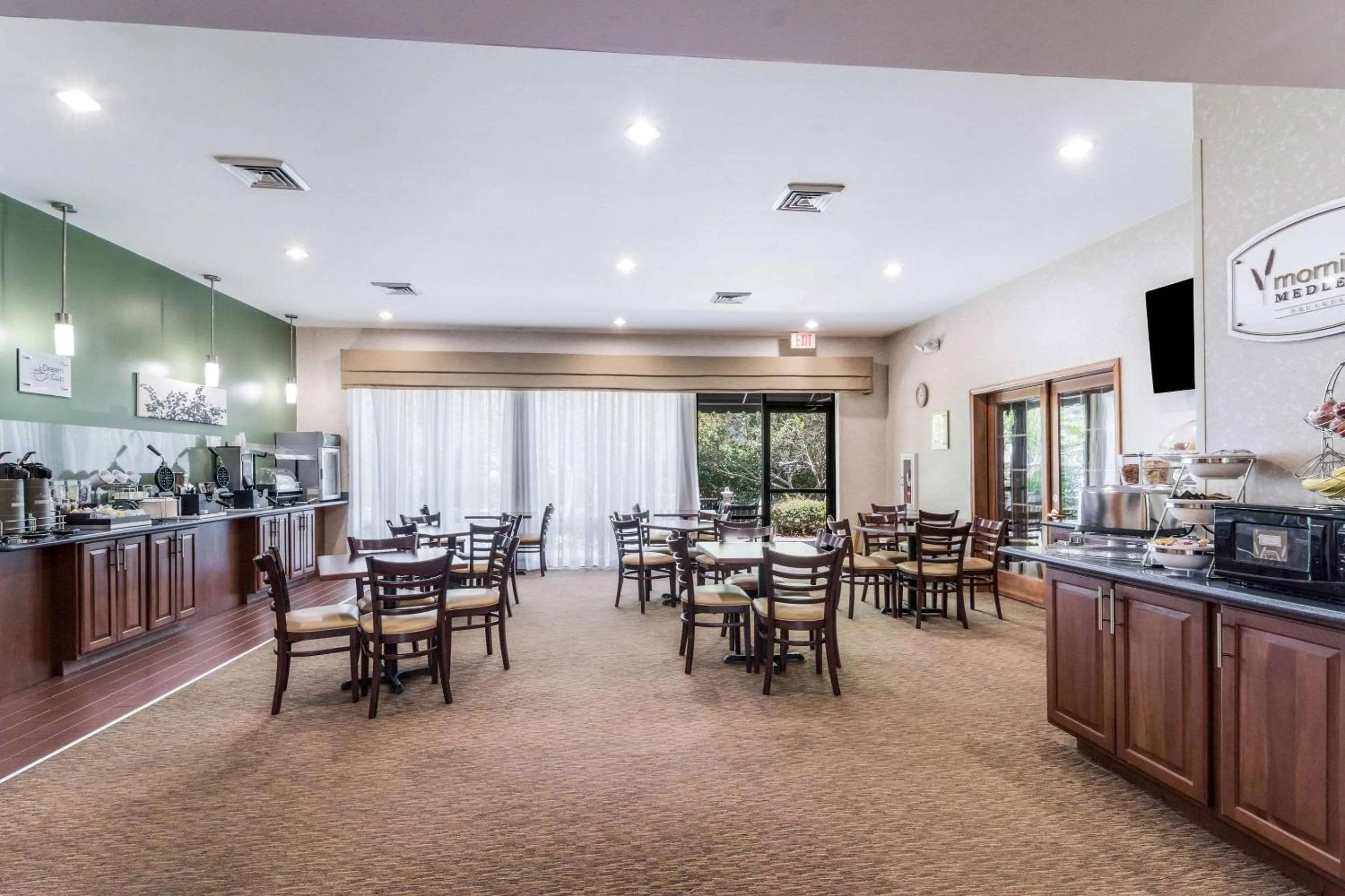 Restaurant/places to eat in Sleep Inn & Suites Smithfield near I-95