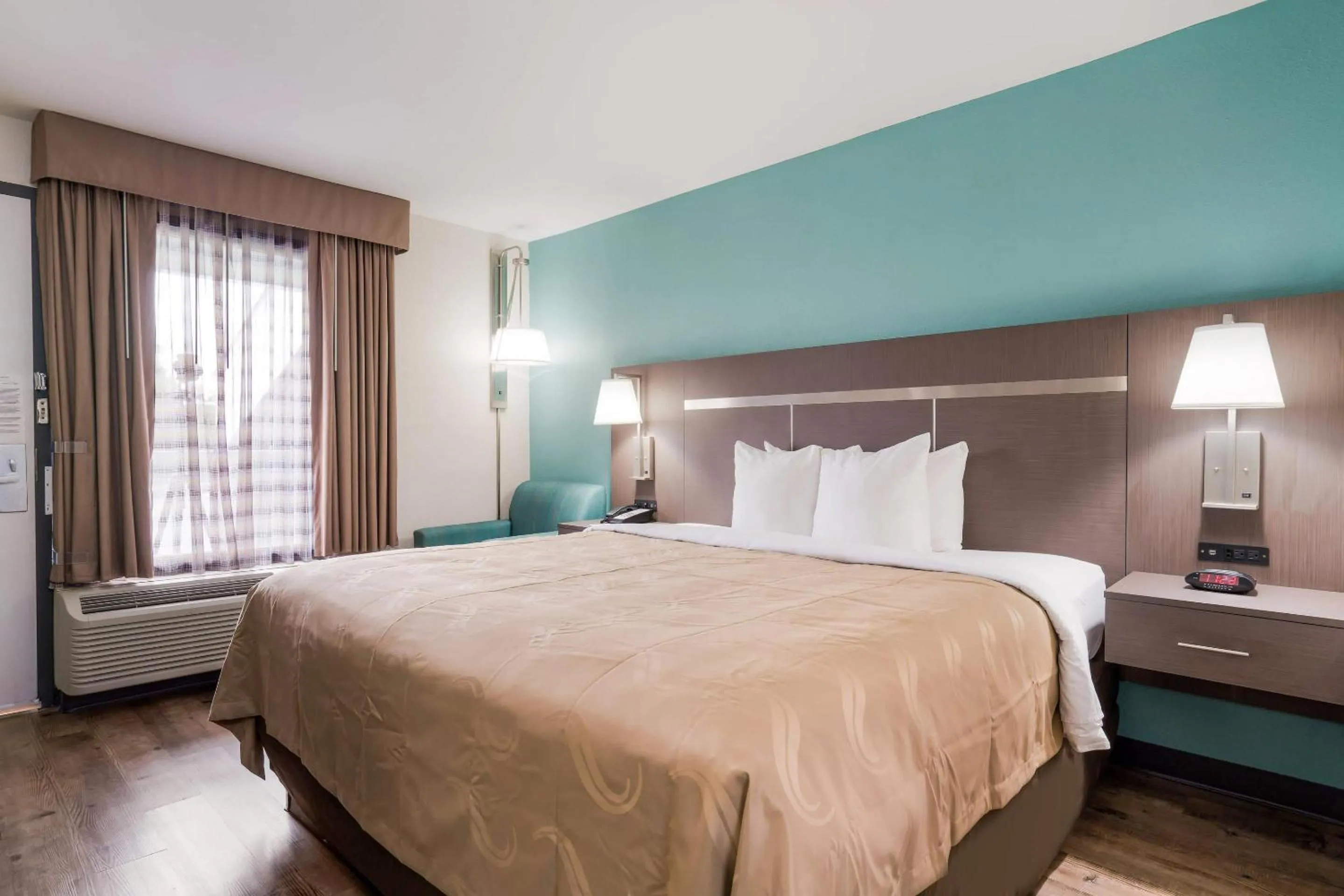 Bedroom, Bed in Quality Inn Greenville near University