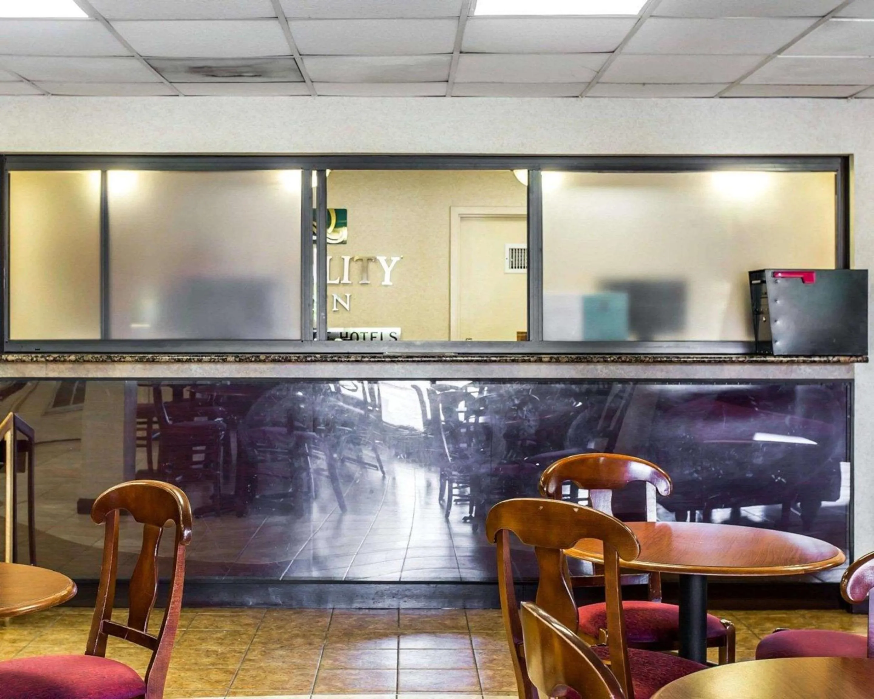 Lobby or reception in Townhouse Winston Salem - University