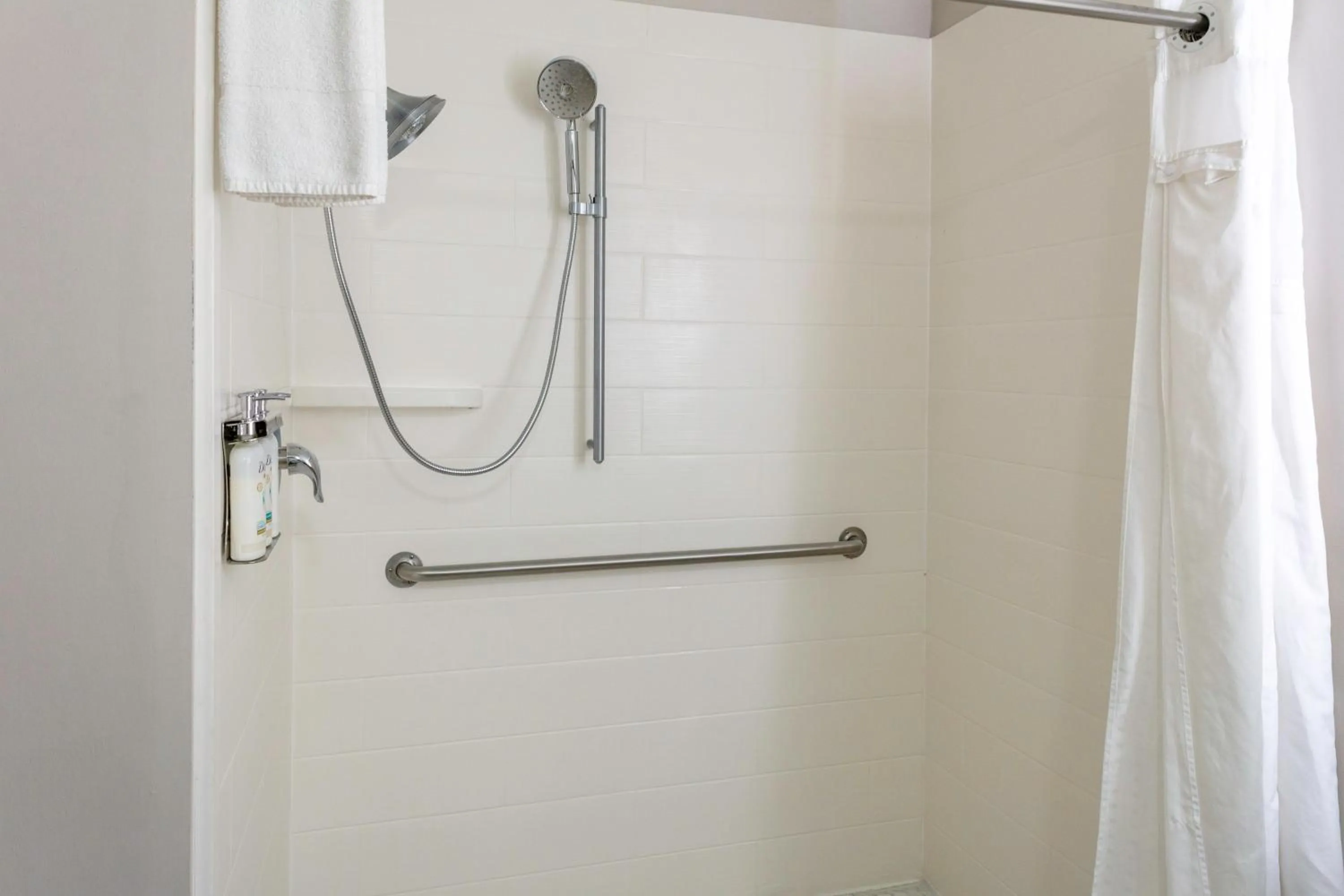 Photo of the whole room in Holiday Inn Express & Suites Roanoke Rapids by IHG