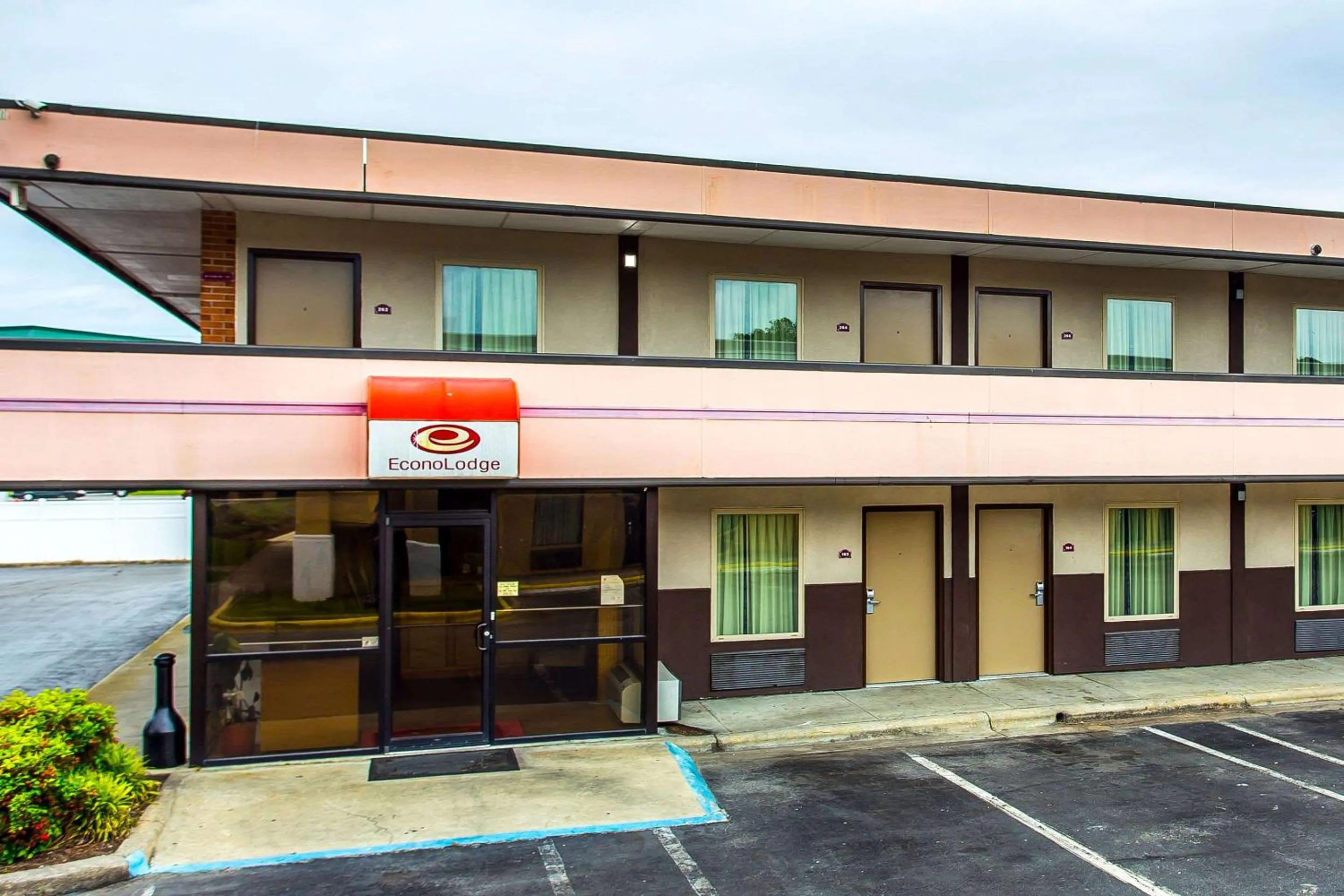 Property building in Econo Lodge Elizabeth City near University