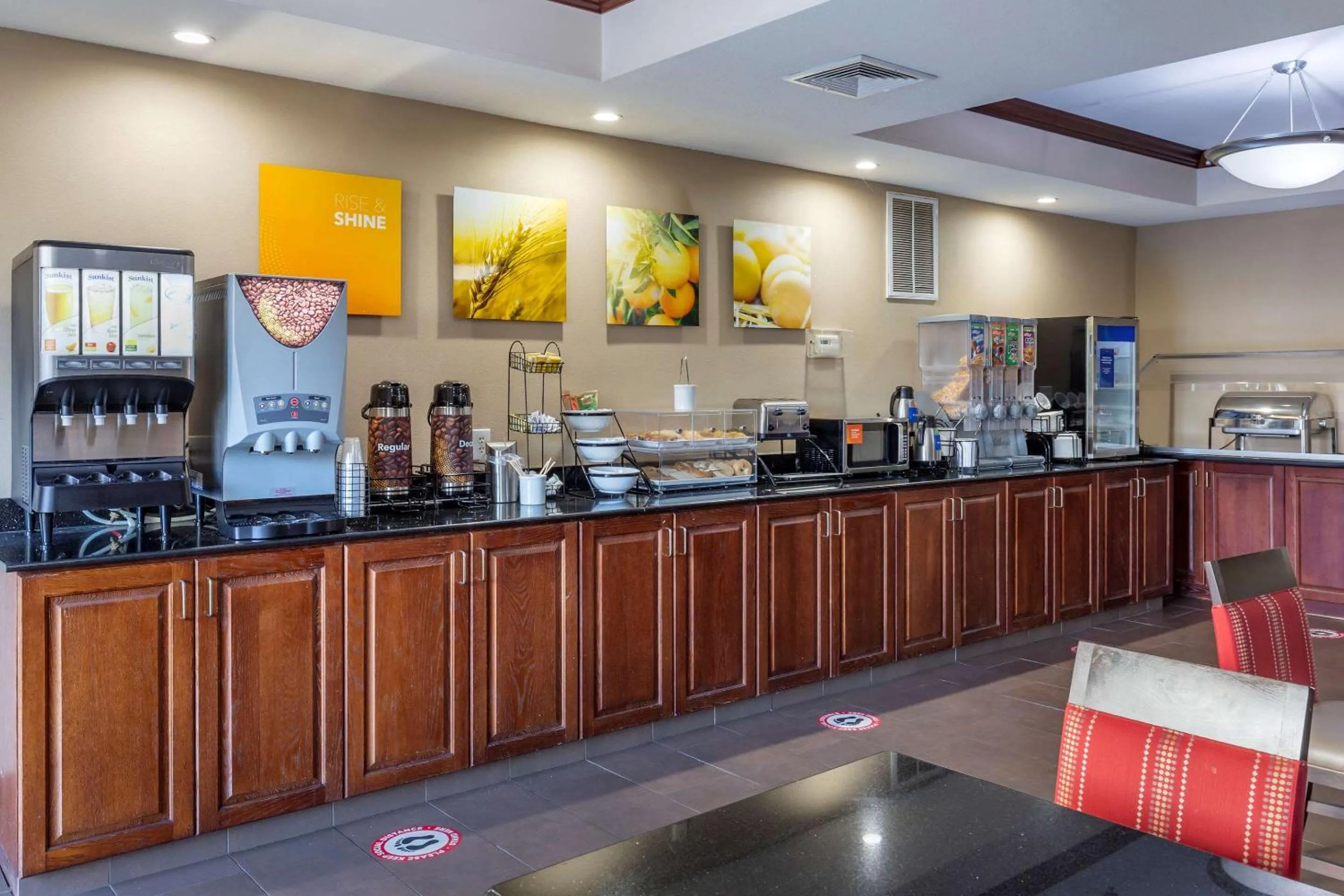 Restaurant/places to eat in Comfort Inn Smithfield near I-95