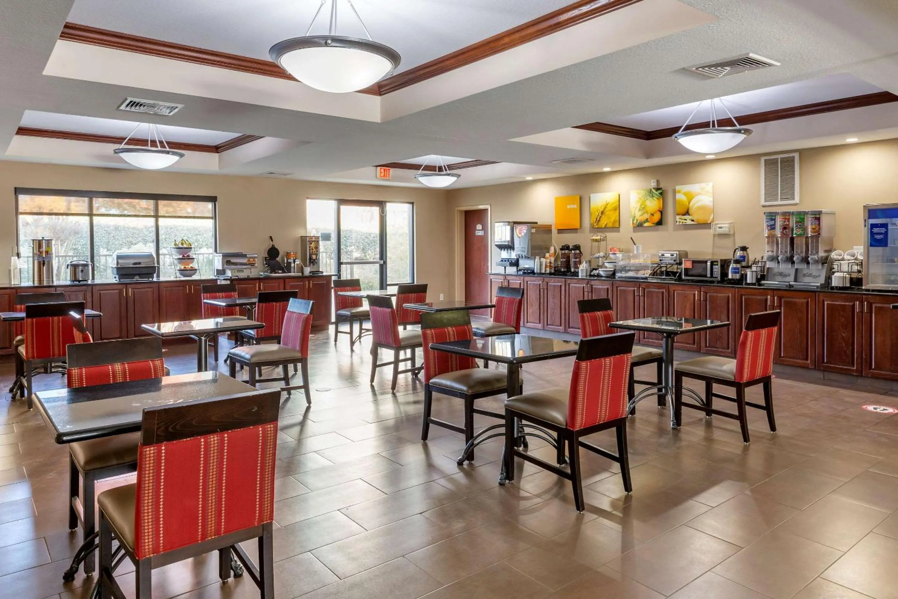 Restaurant/places to eat in Comfort Inn Smithfield near I-95