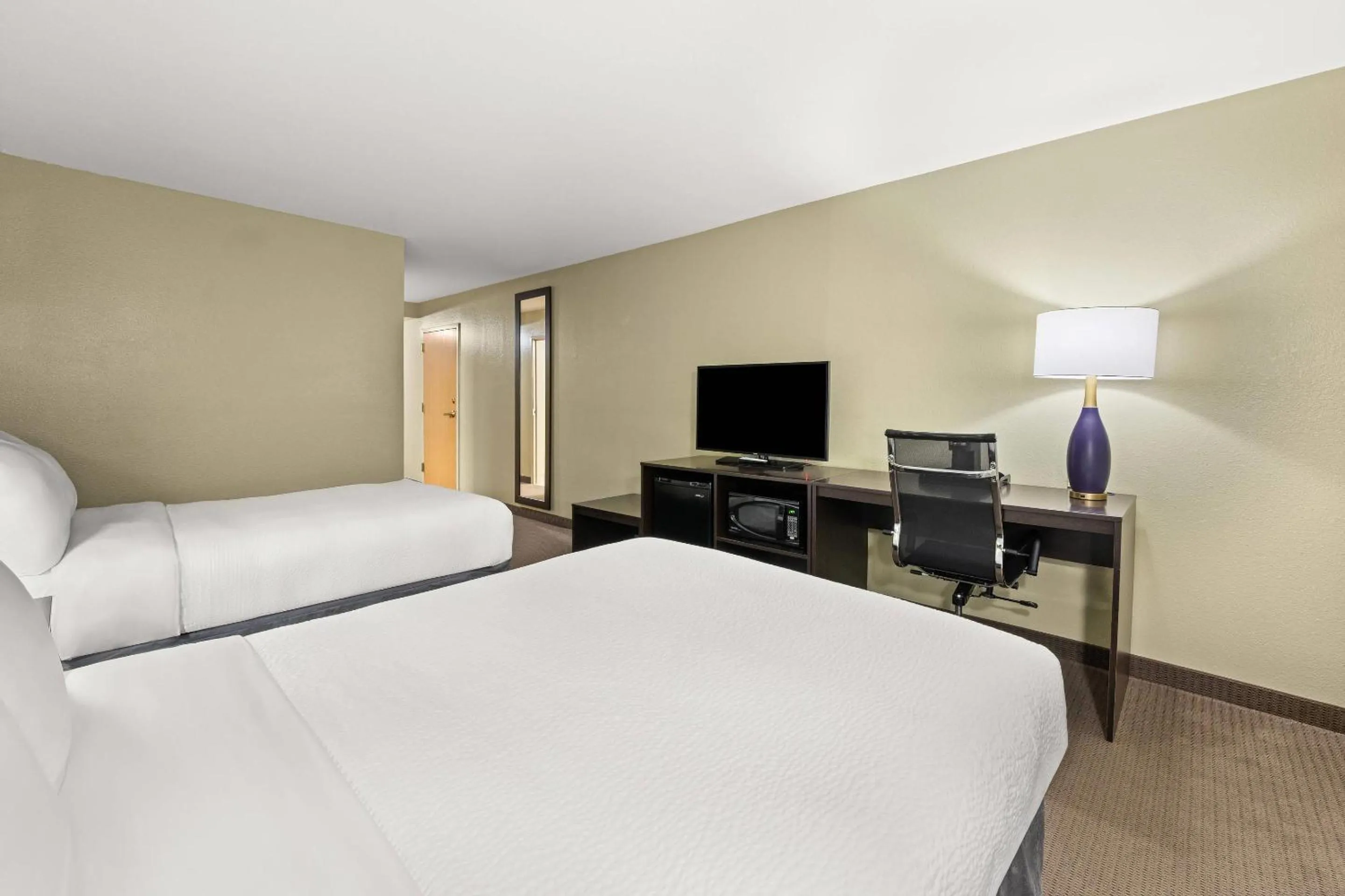 Bedroom, Bed in Sleep Inn Boone University Area