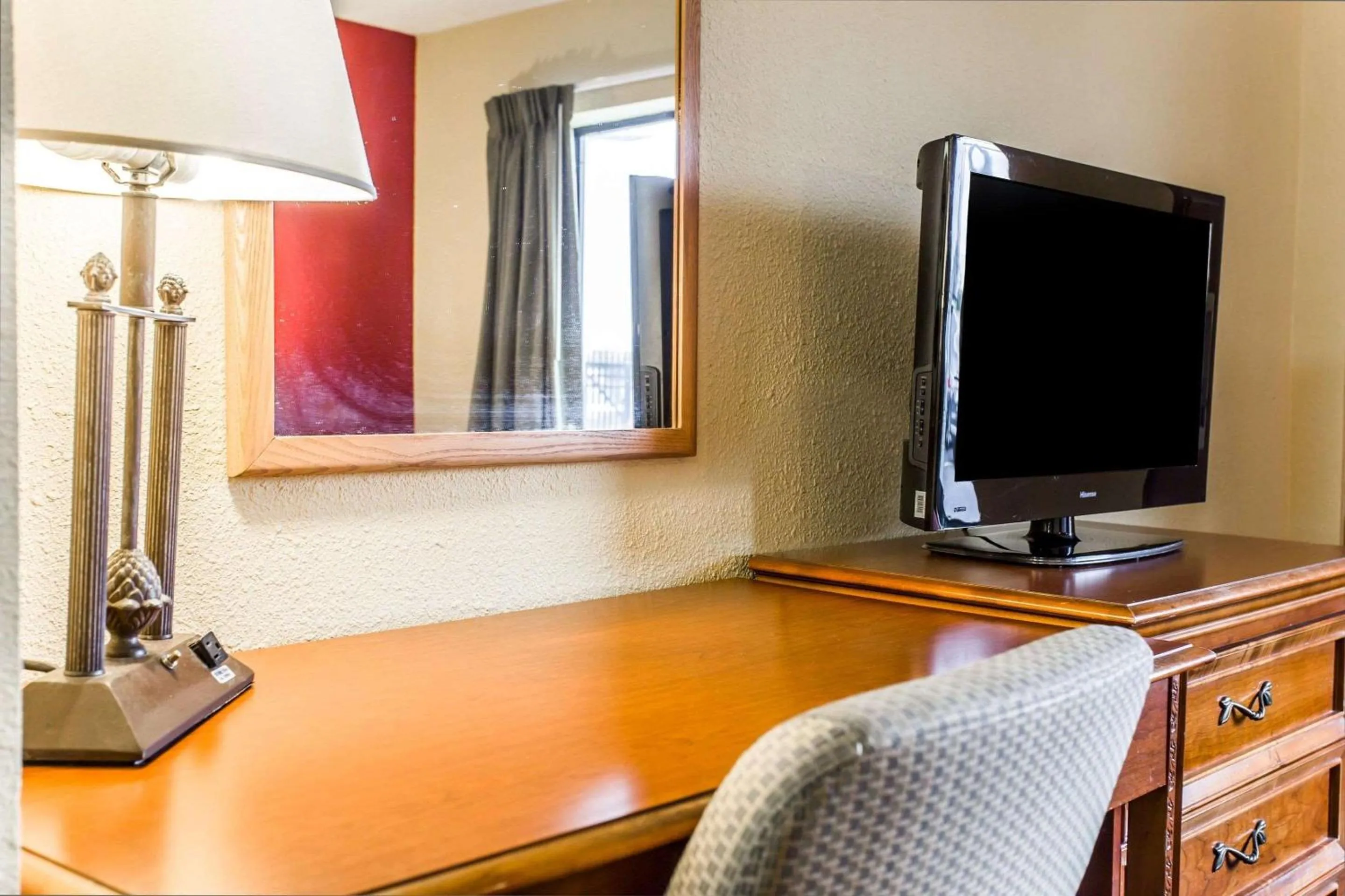 Photo of the whole room in Rodeway Inn Charlotte North End