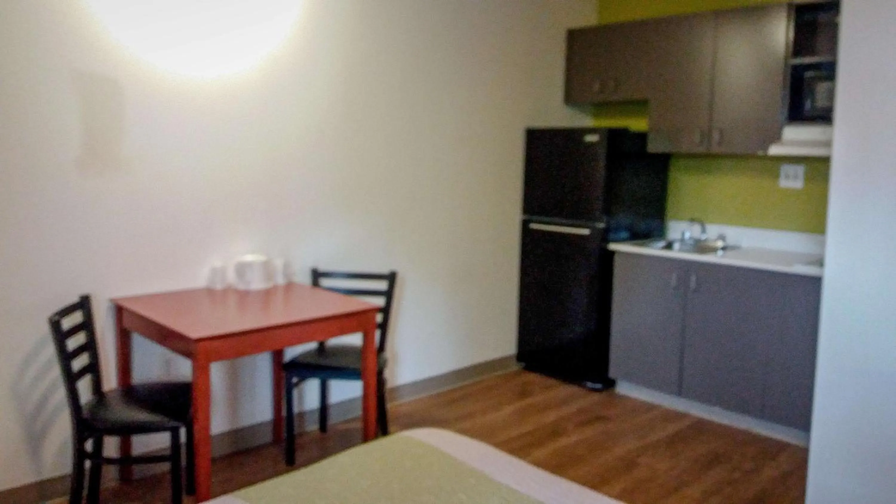 Bedroom in Motel 6-Greensboro, NC - I-40