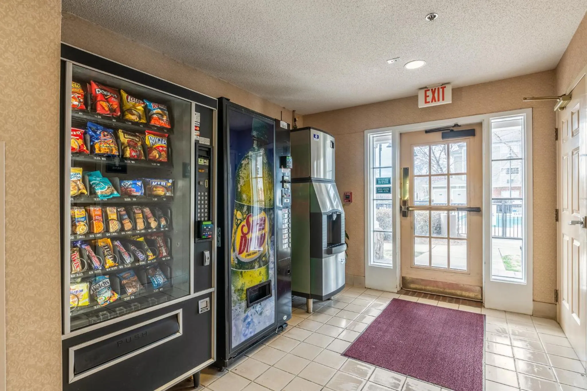 Other in HomeTowne Studios & Suites by Red Roof Charlotte - Concord