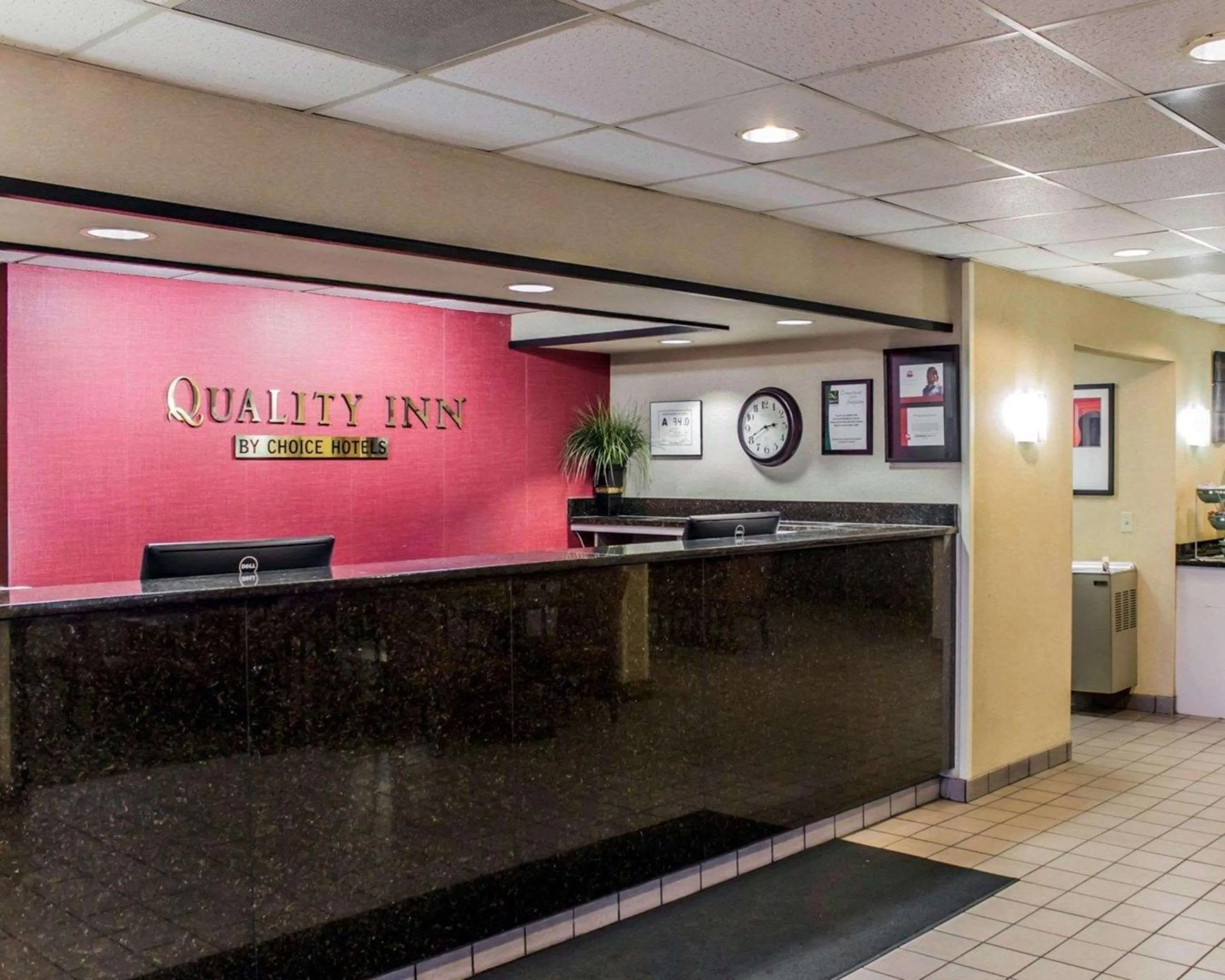 Lobby or reception in Quality Inn Roanoke near Lake Gaston