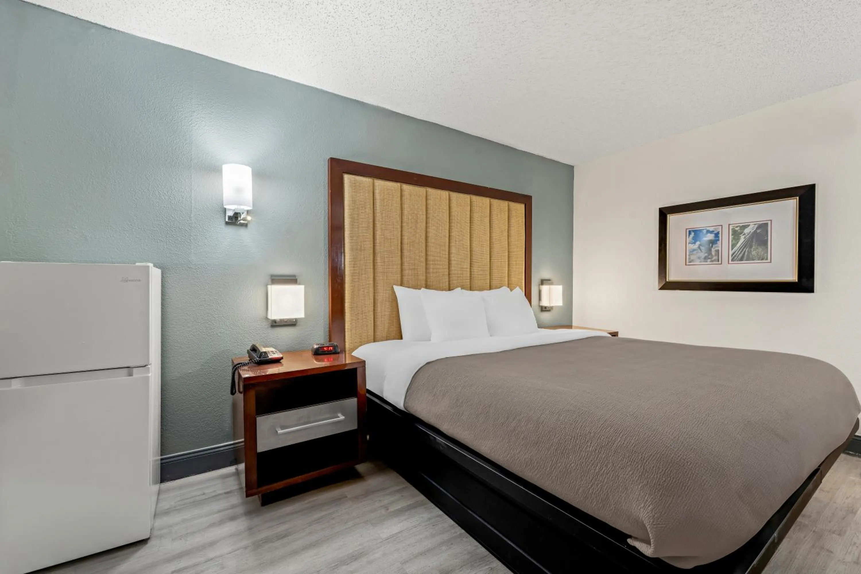 Bedroom, Bed in Quality Inn