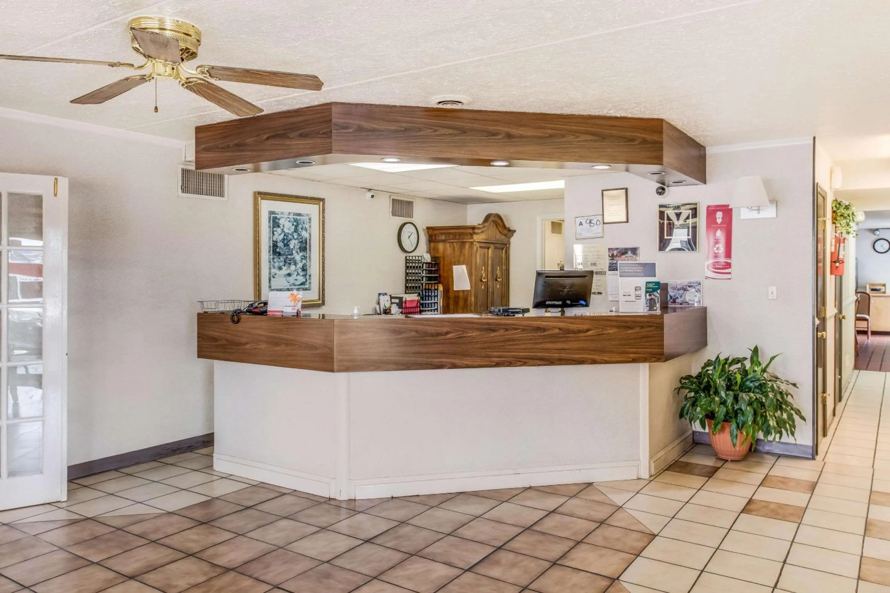Lobby or reception in Econo Lodge Eden