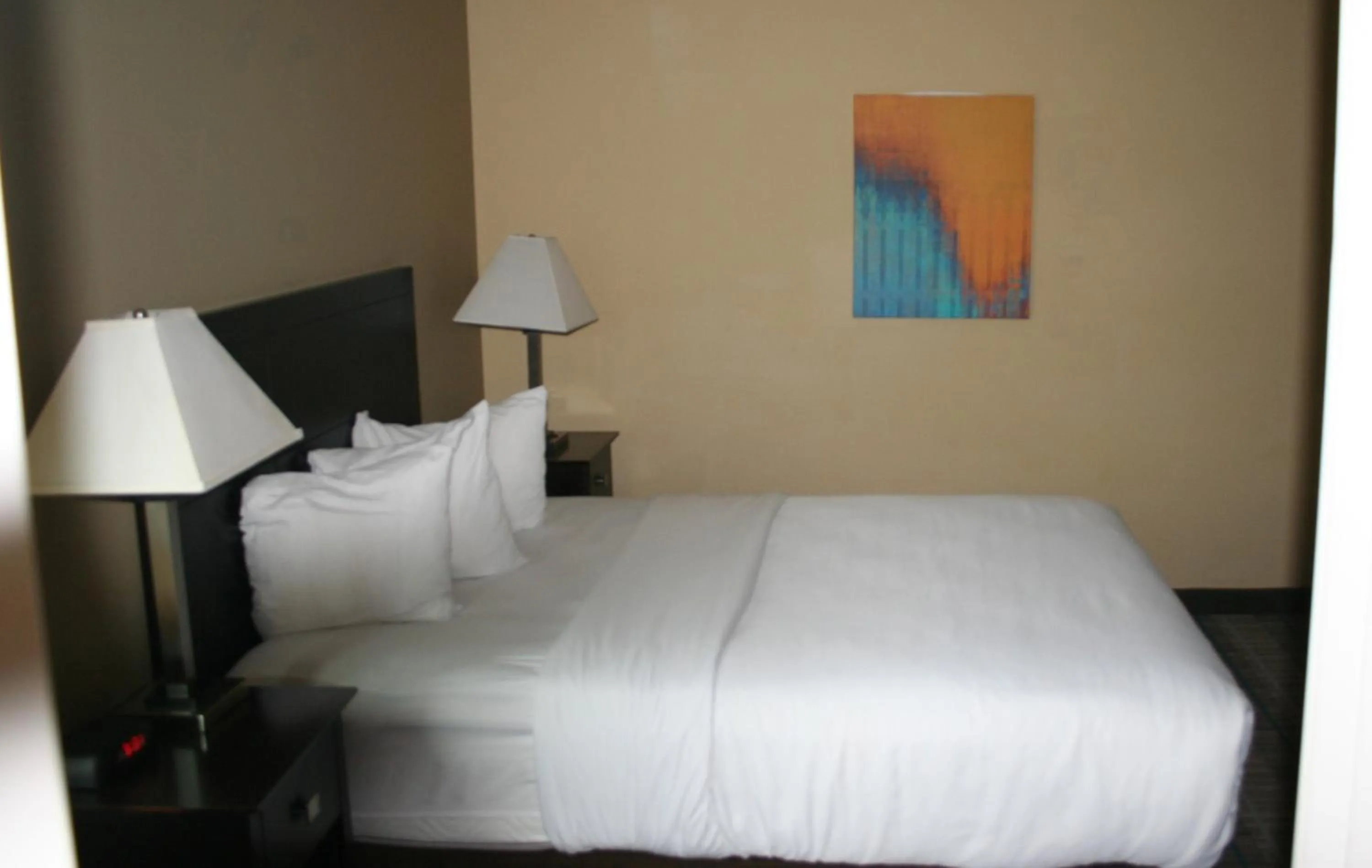 Bedroom, Bed in MainStay Suites Jacksonville near Camp Lejeune