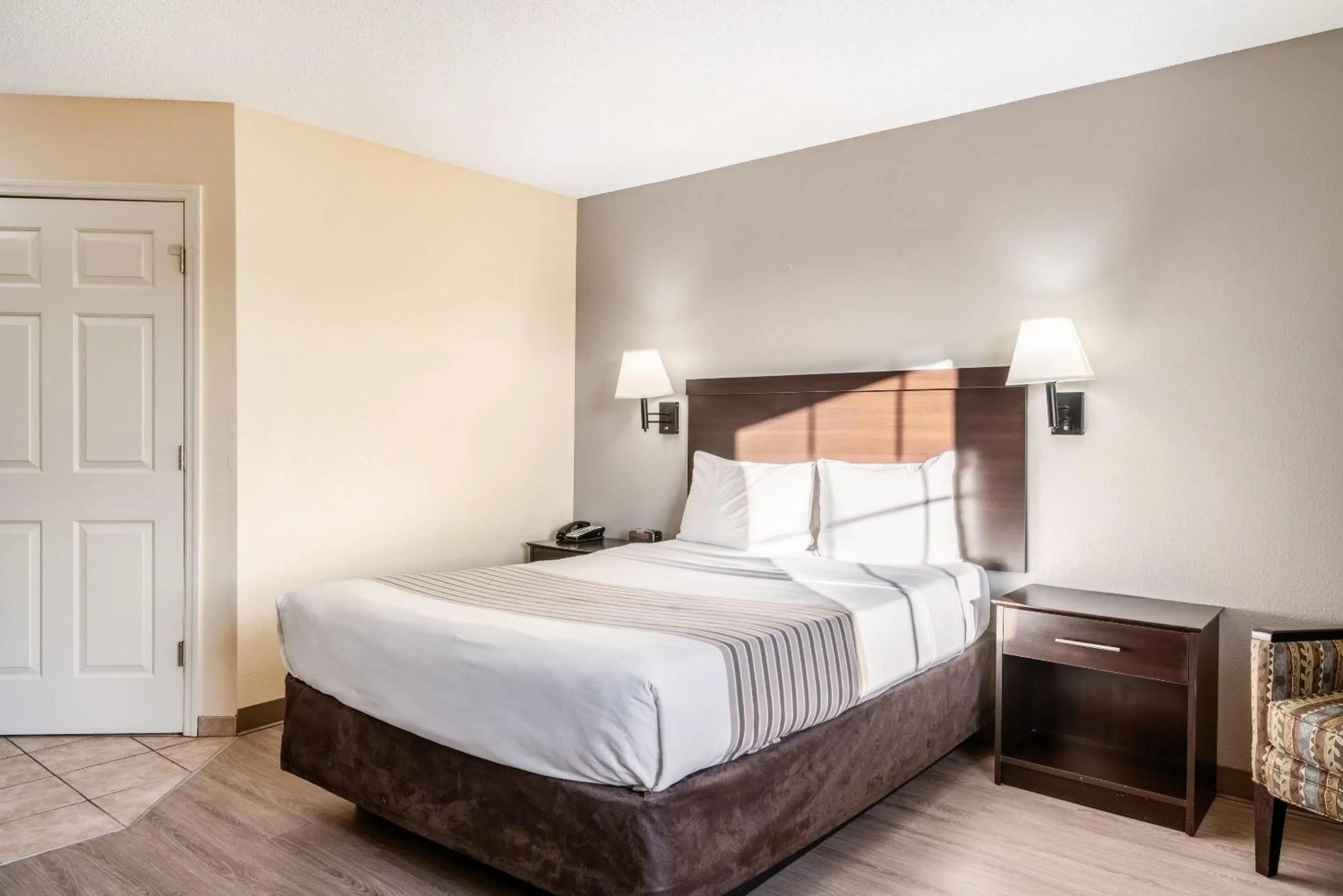 Bedroom, Bed in Suburban Studios Near Camp Lejeune