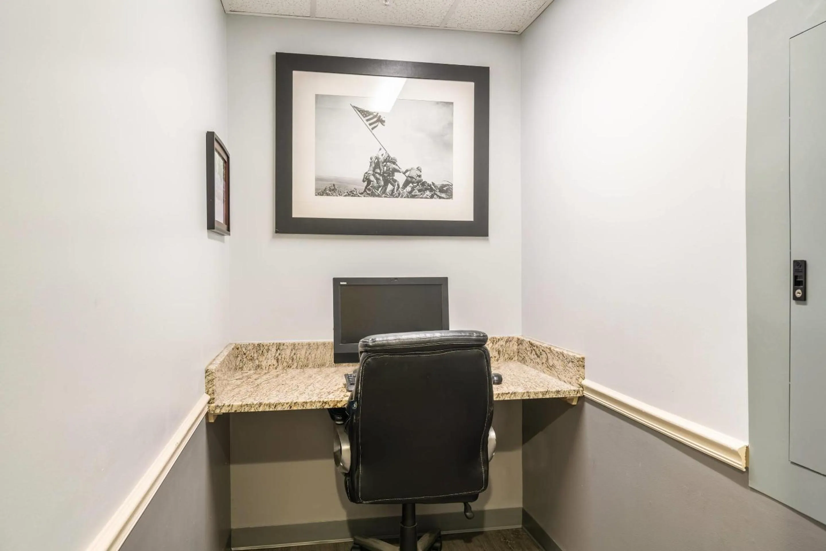 Business facilities in Suburban Studios Near Camp Lejeune