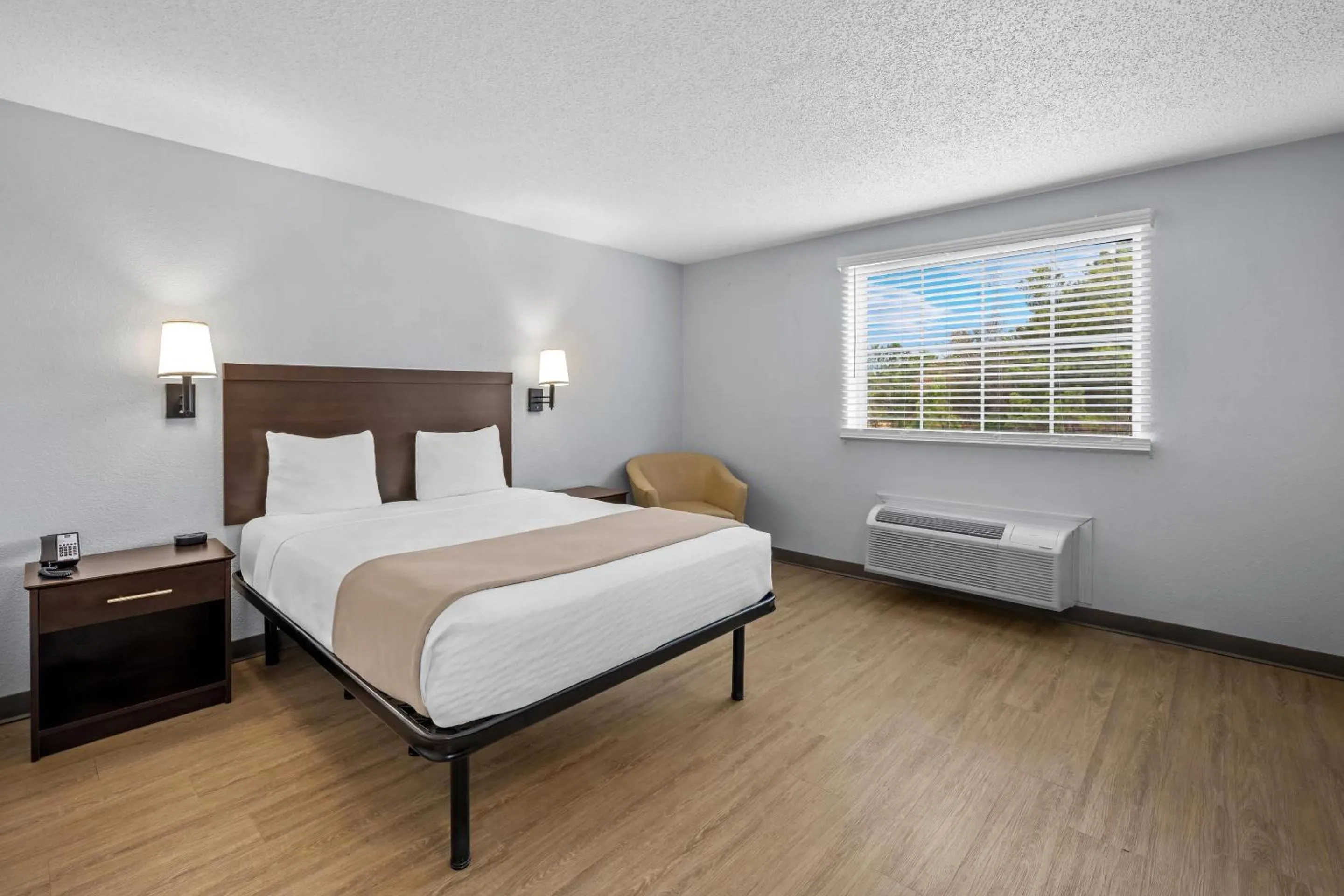 Bedroom, Bed in Suburban Studios Near Camp Lejeune