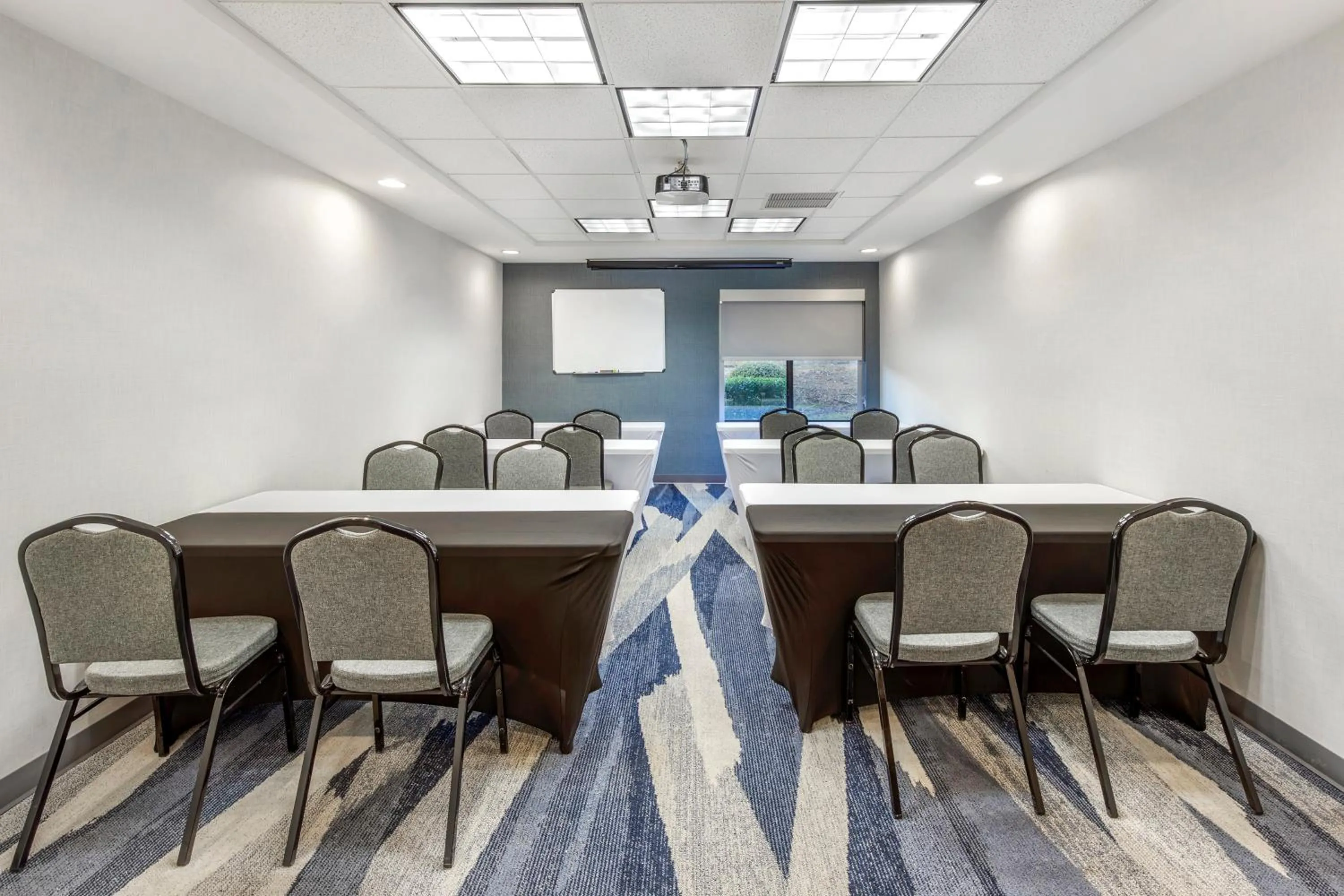 Meeting/conference room in Comfort Suites Whitsett - Greensboro East