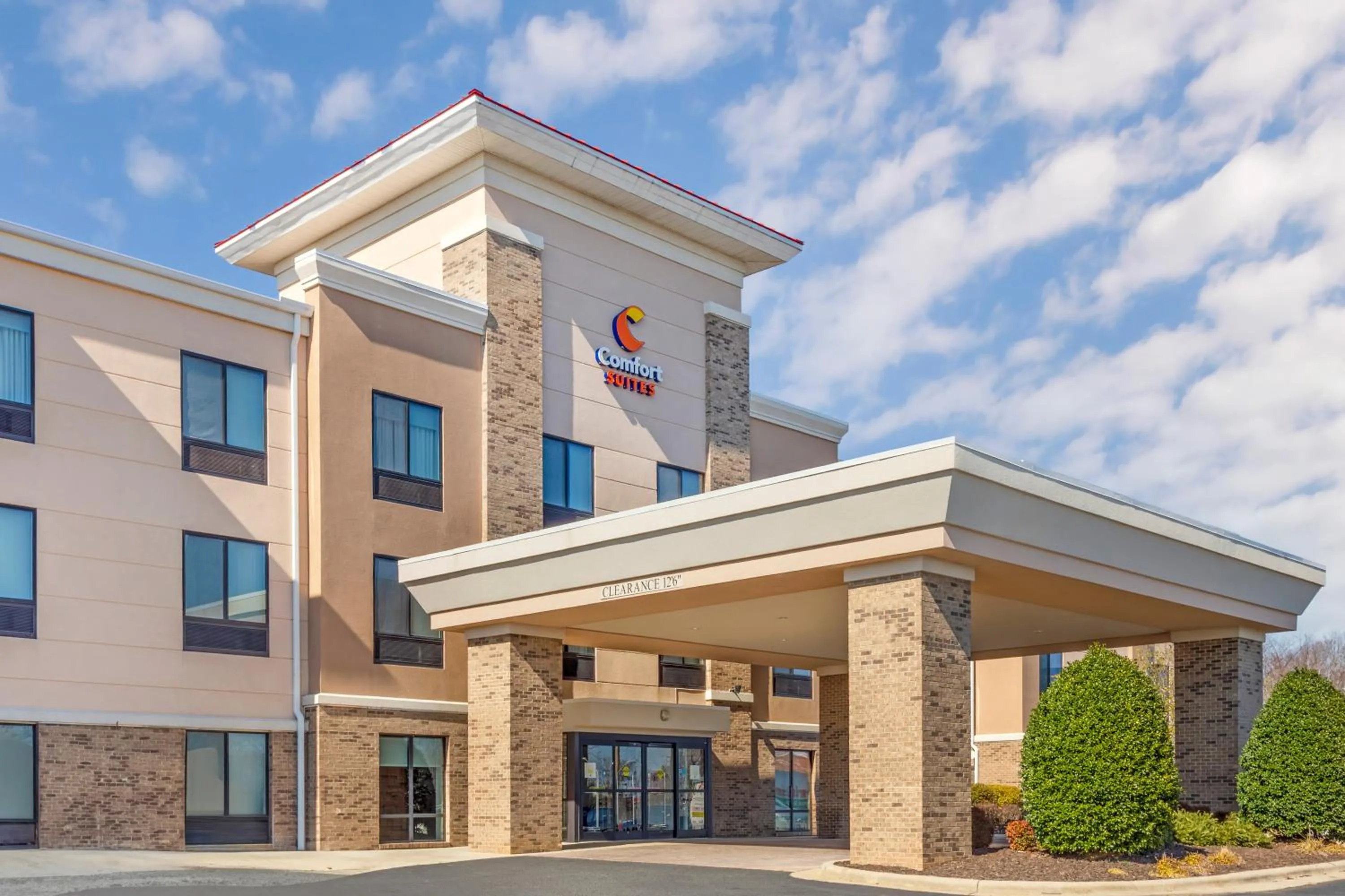 Facade/entrance in Comfort Suites Whitsett - Greensboro East