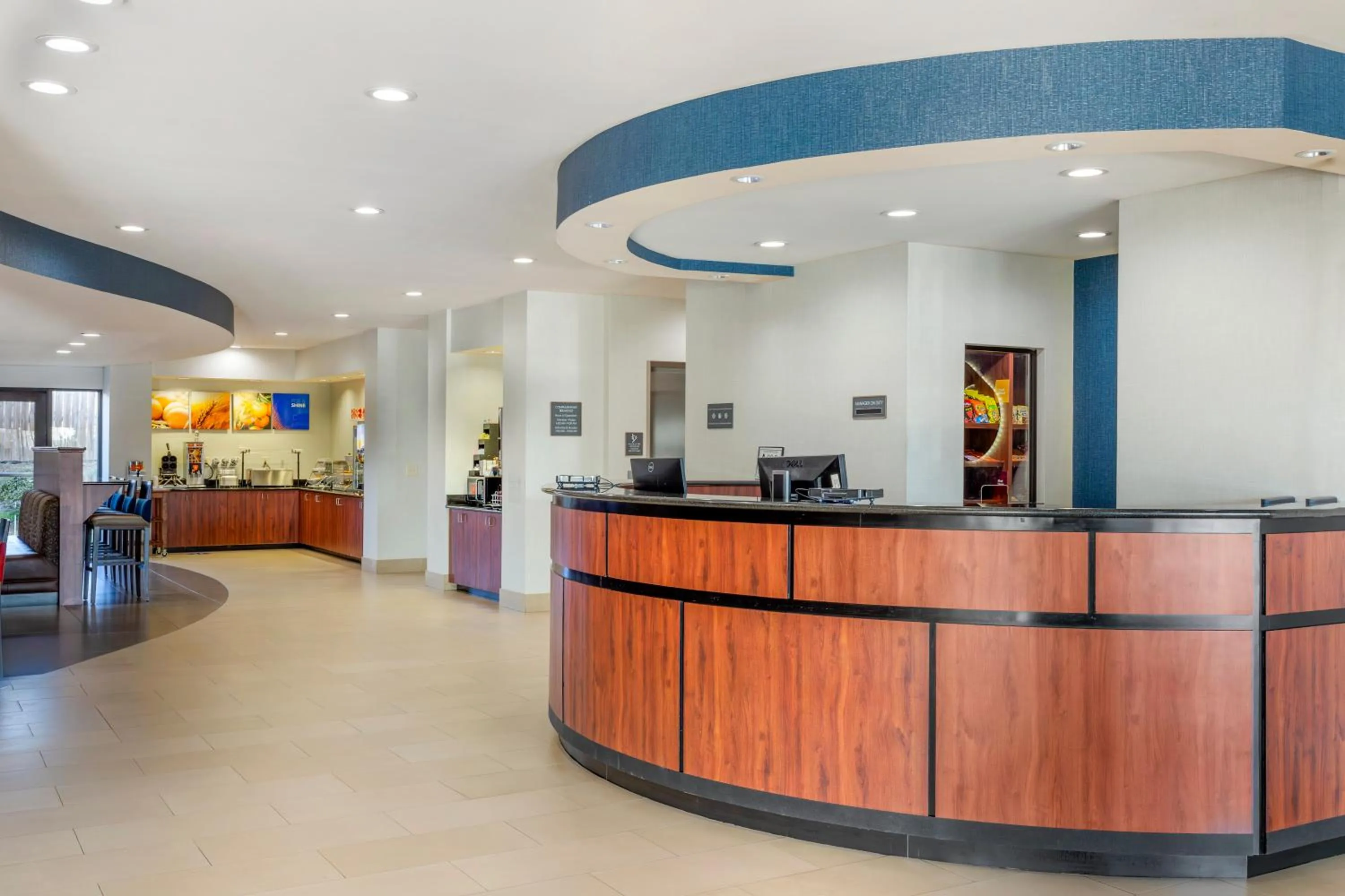 Lobby or reception in Comfort Suites Whitsett - Greensboro East