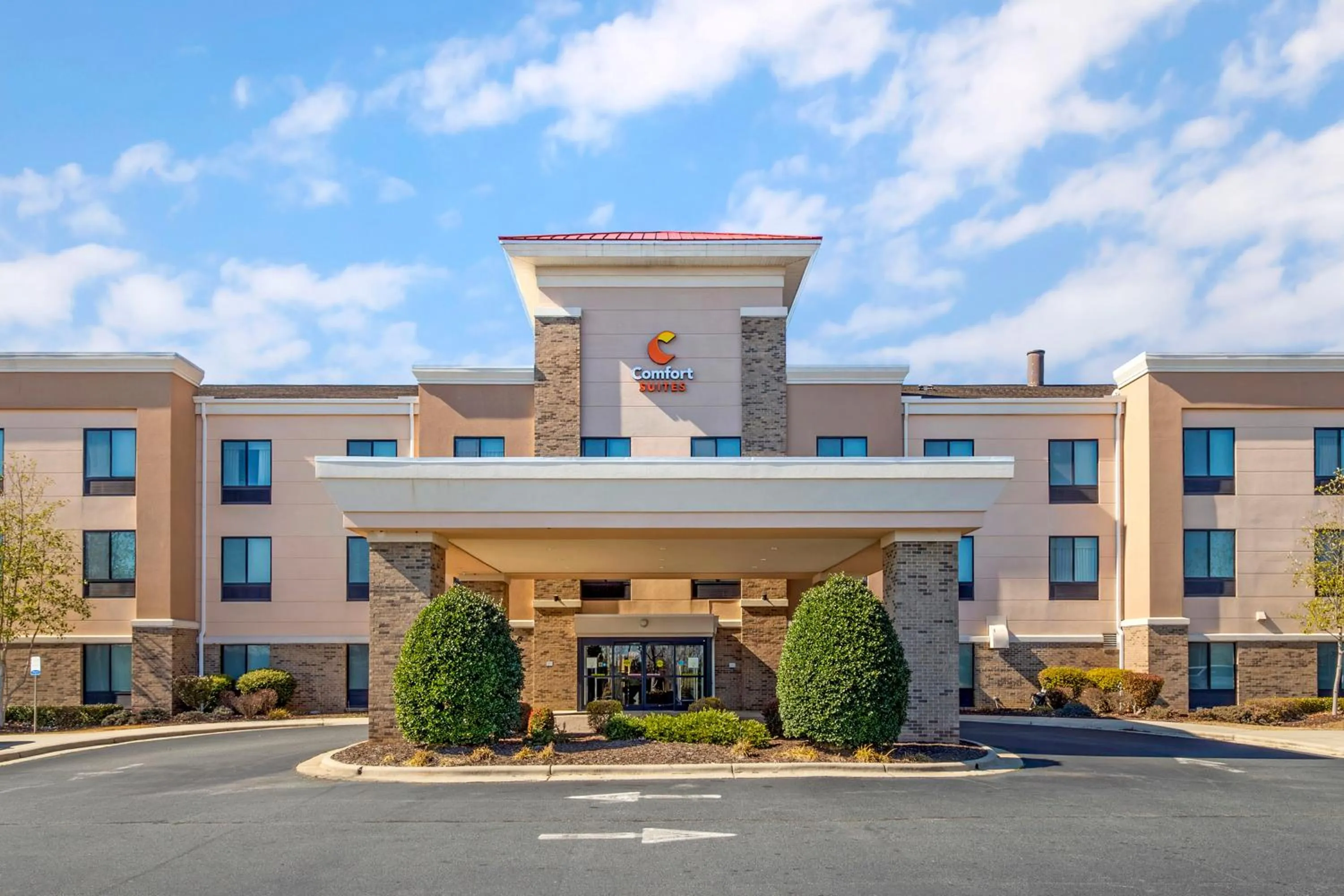 Facade/entrance in Comfort Suites Whitsett - Greensboro East