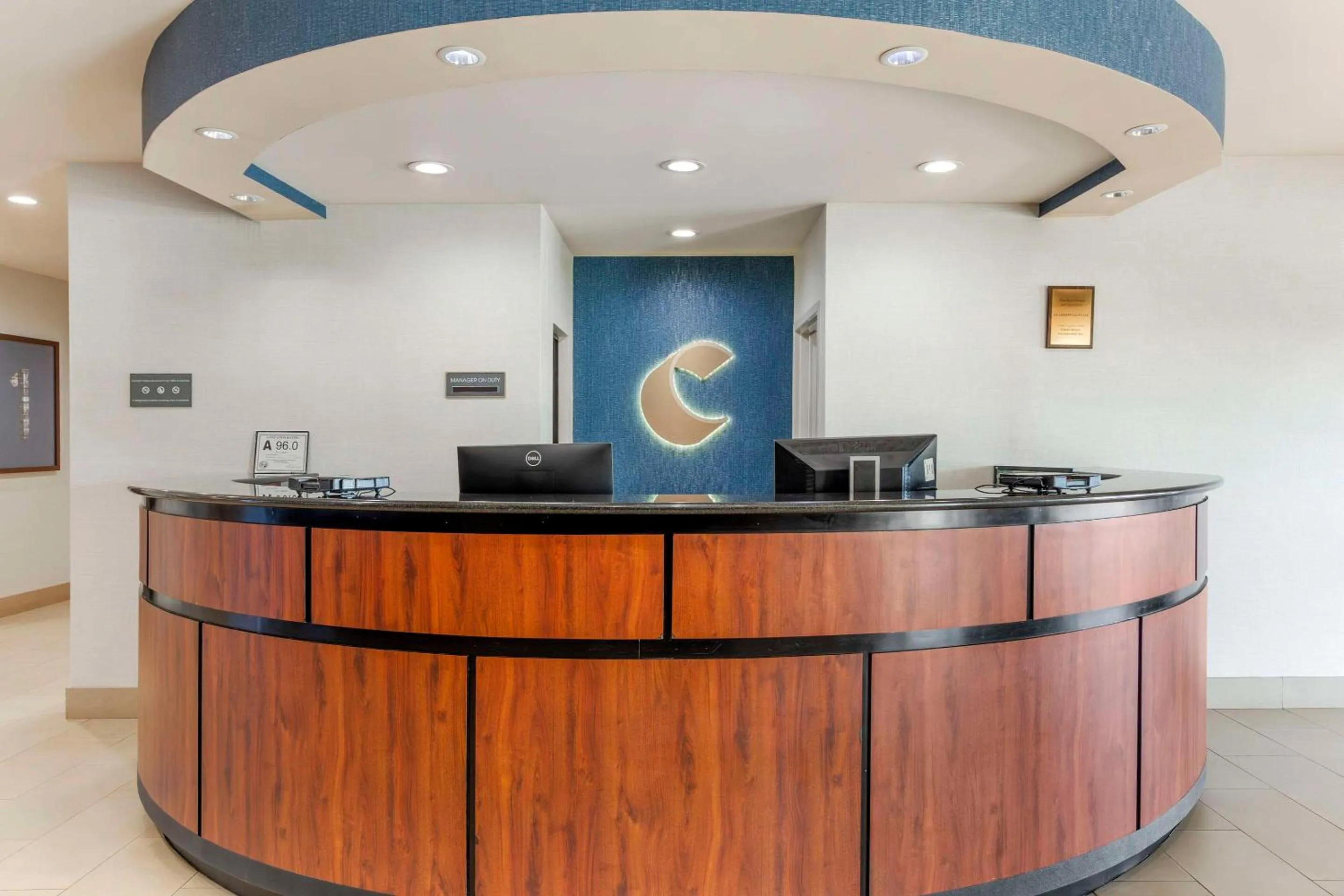 Lobby or reception in Comfort Suites Whitsett - Greensboro East