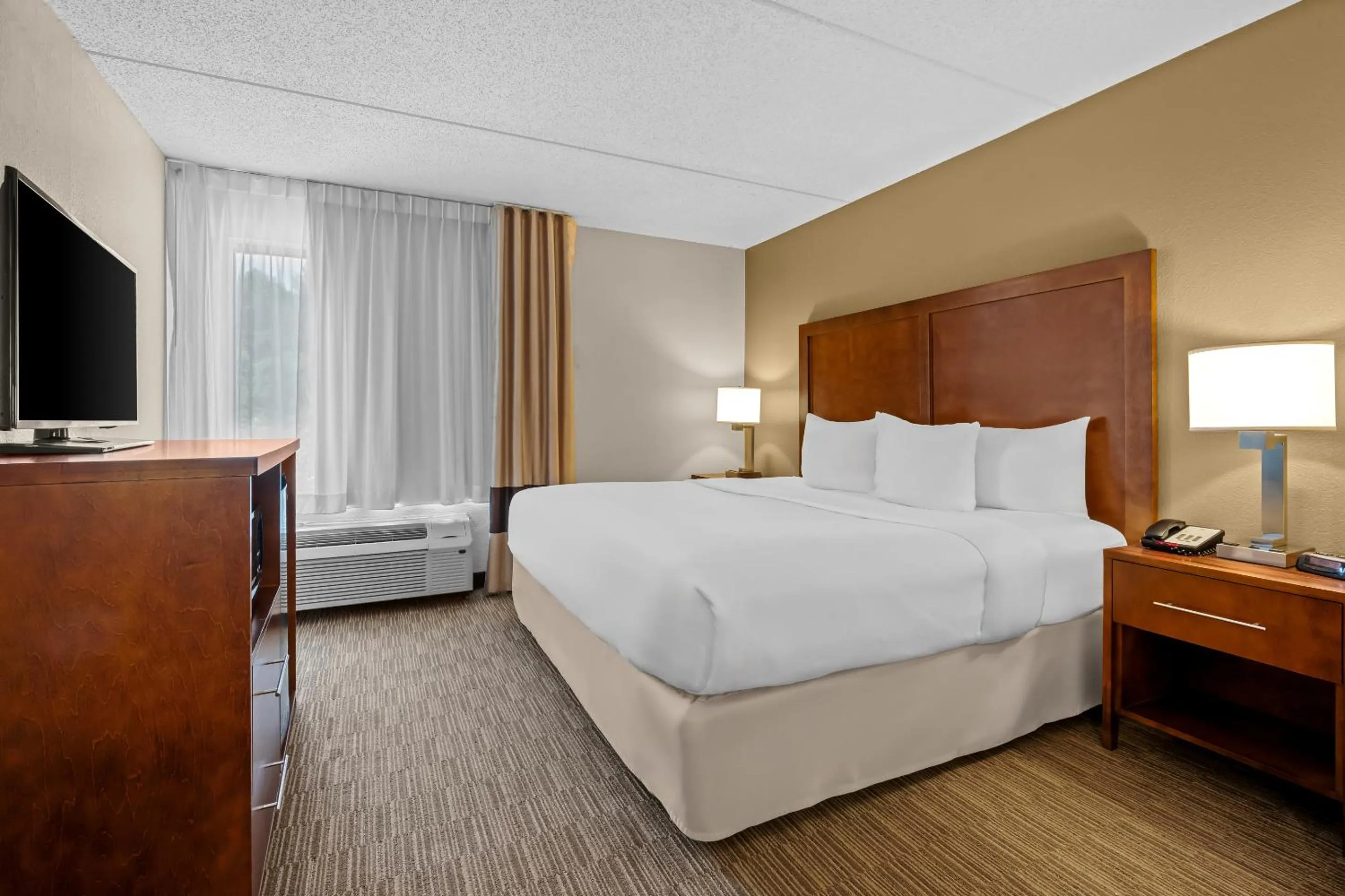 Bed in Comfort Inn & Suites Oxford South