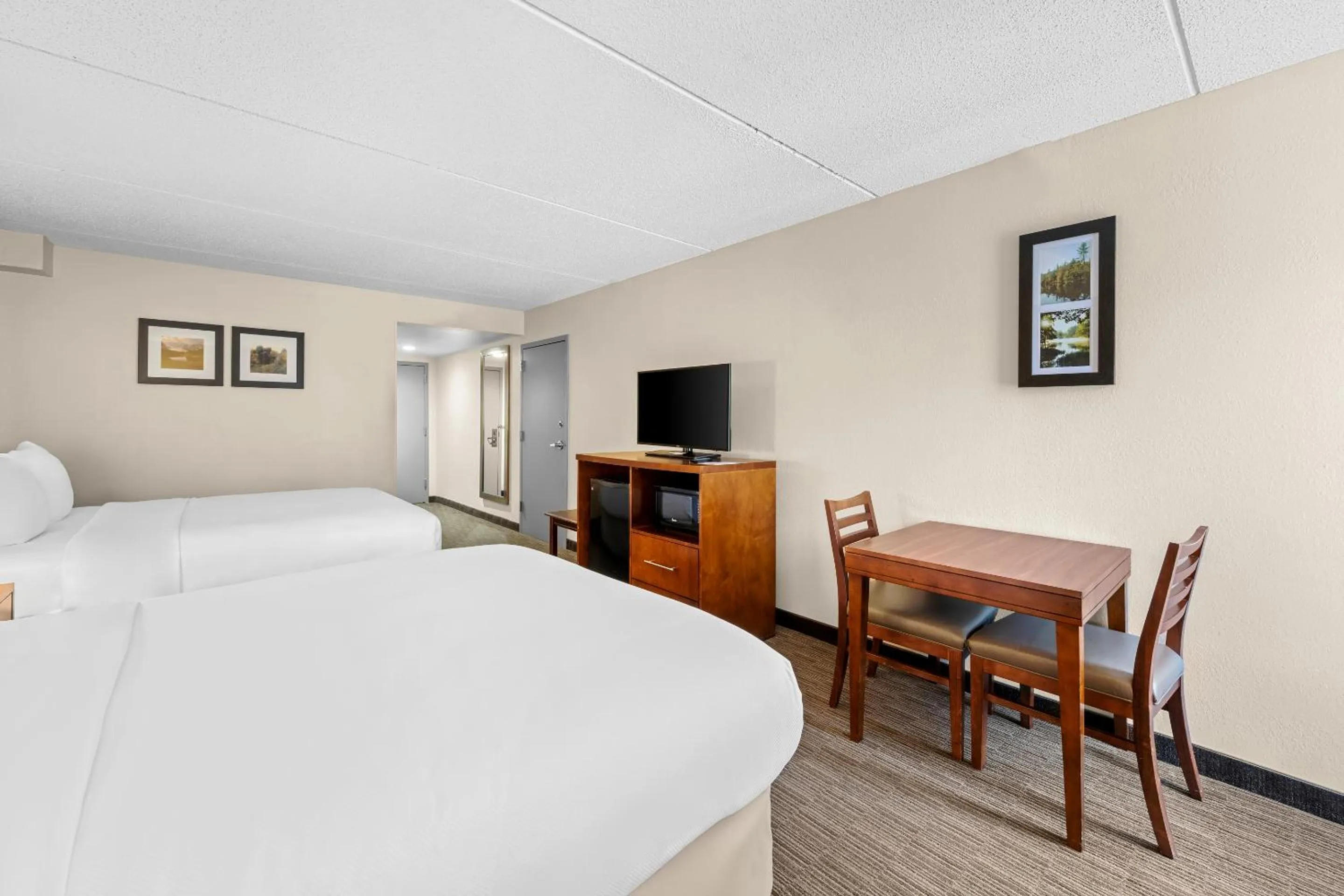 Seating area, Bed in Comfort Inn & Suites Oxford South