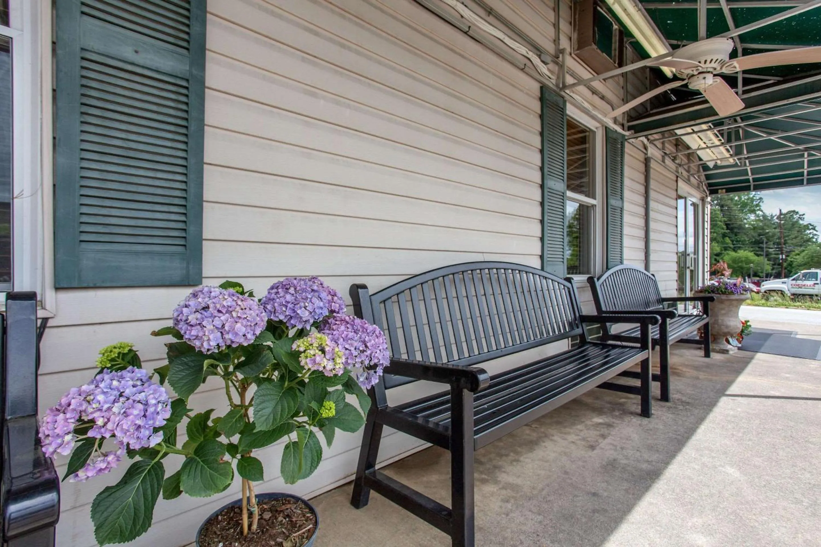 Property building in Rodeway Inn Asheville