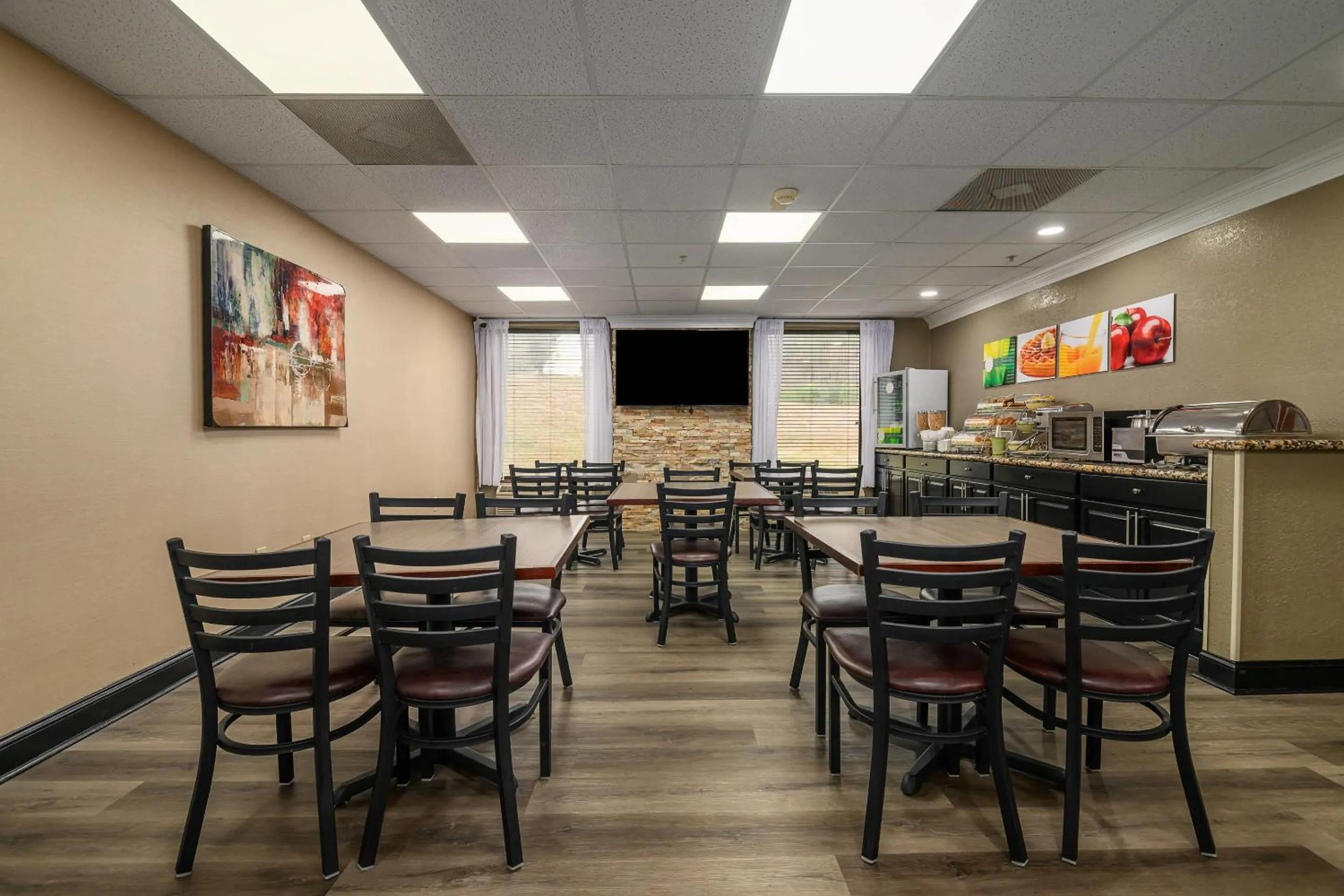 Breakfast in Quality Inn & Suites Lexington South