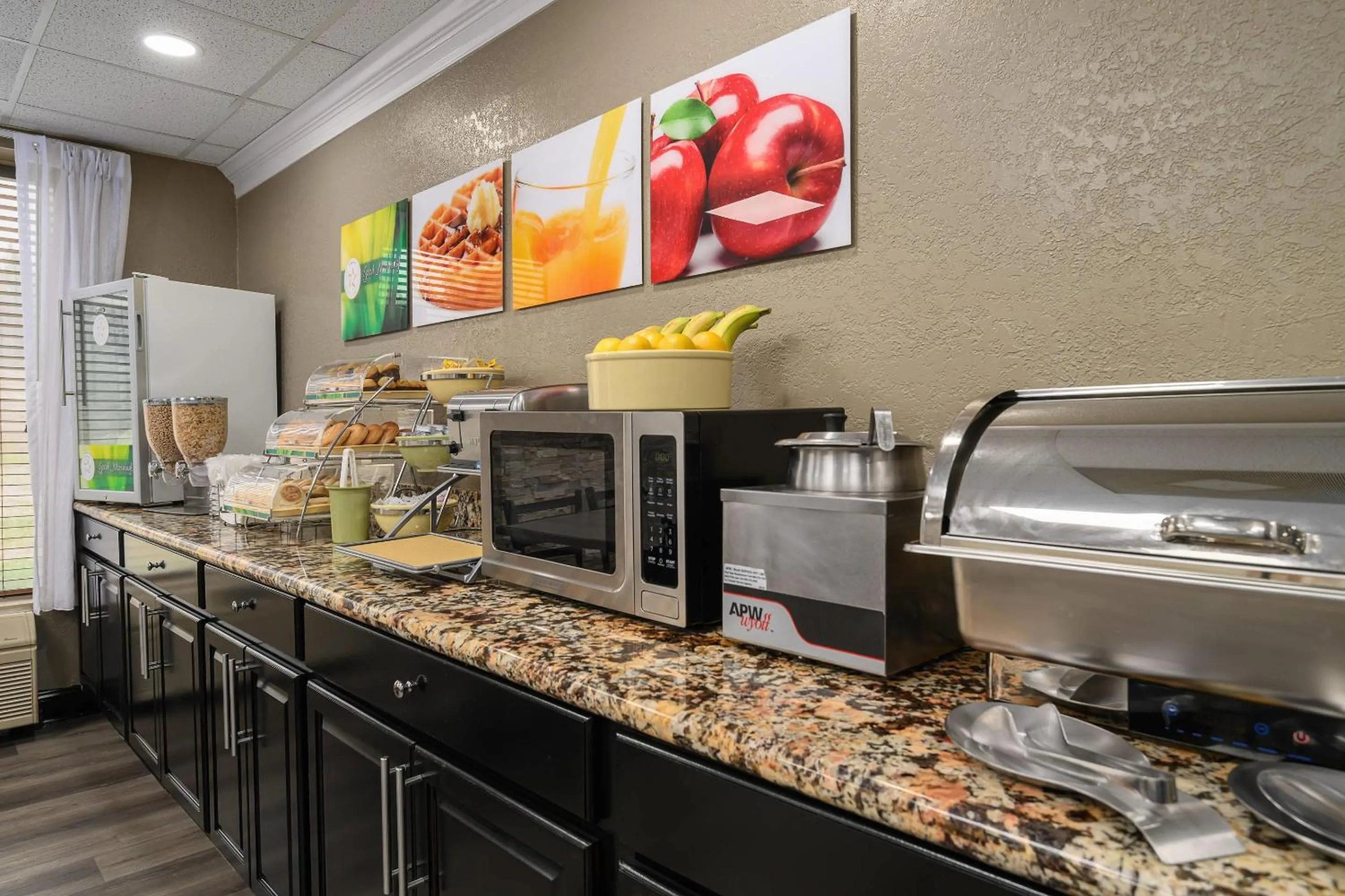 Breakfast in Quality Inn & Suites Lexington South