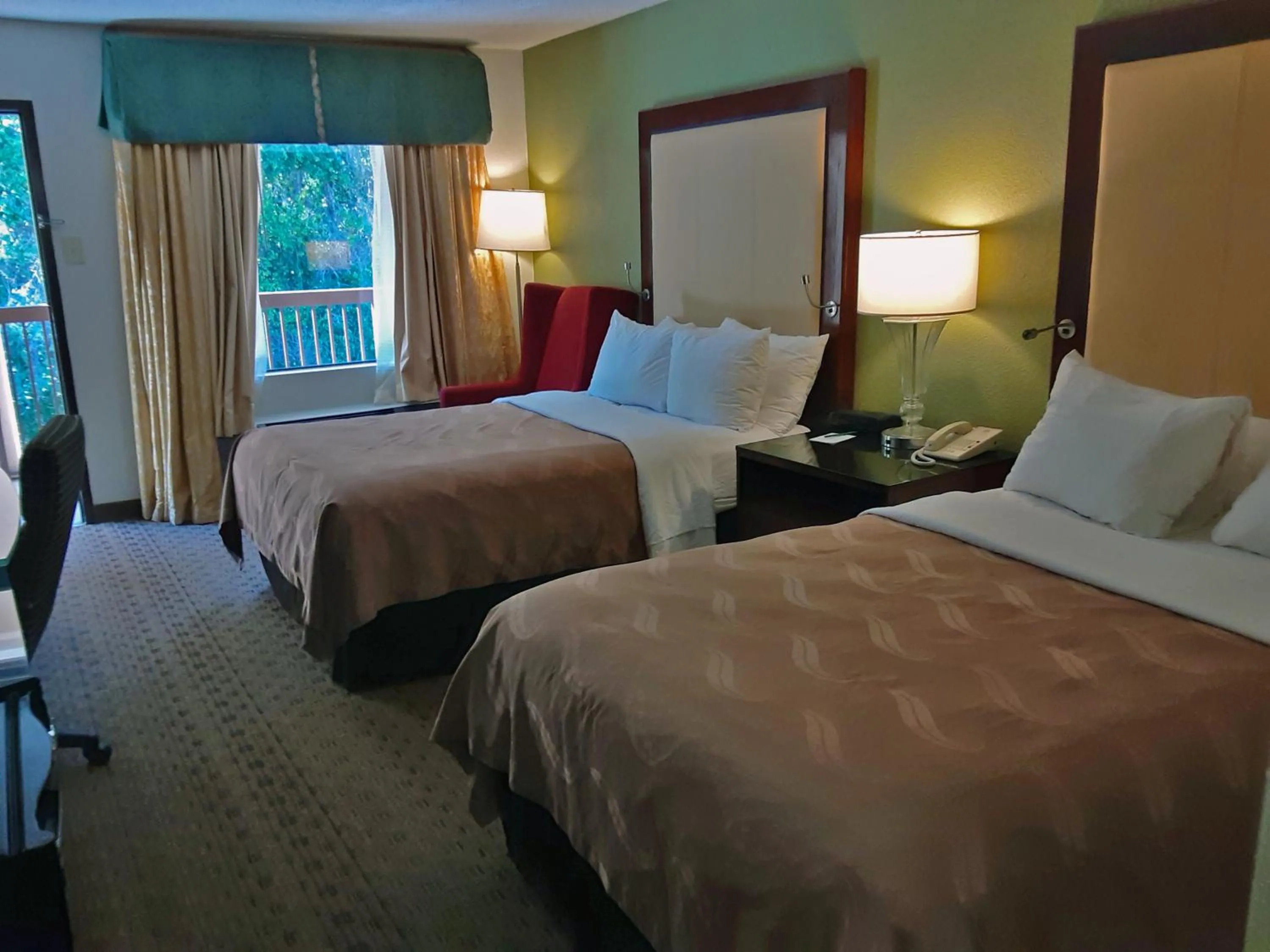 Bed in Quality Inn Morganton