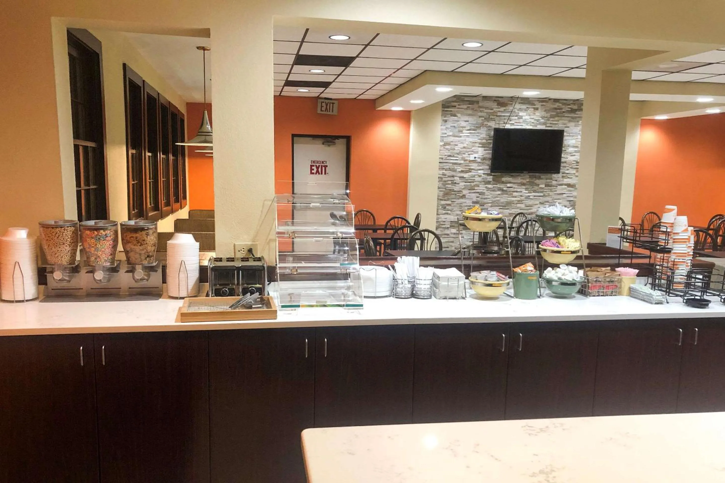 Restaurant/places to eat in Quality Inn Morganton