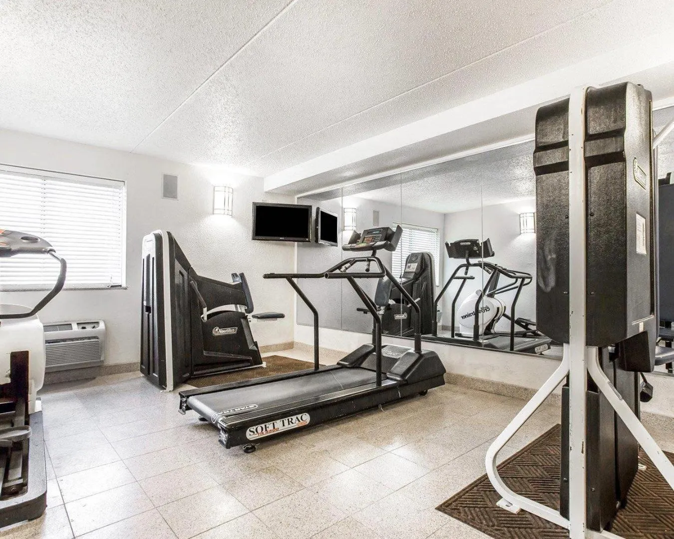 Fitness centre/facilities in Quality Inn & Suites Coliseum