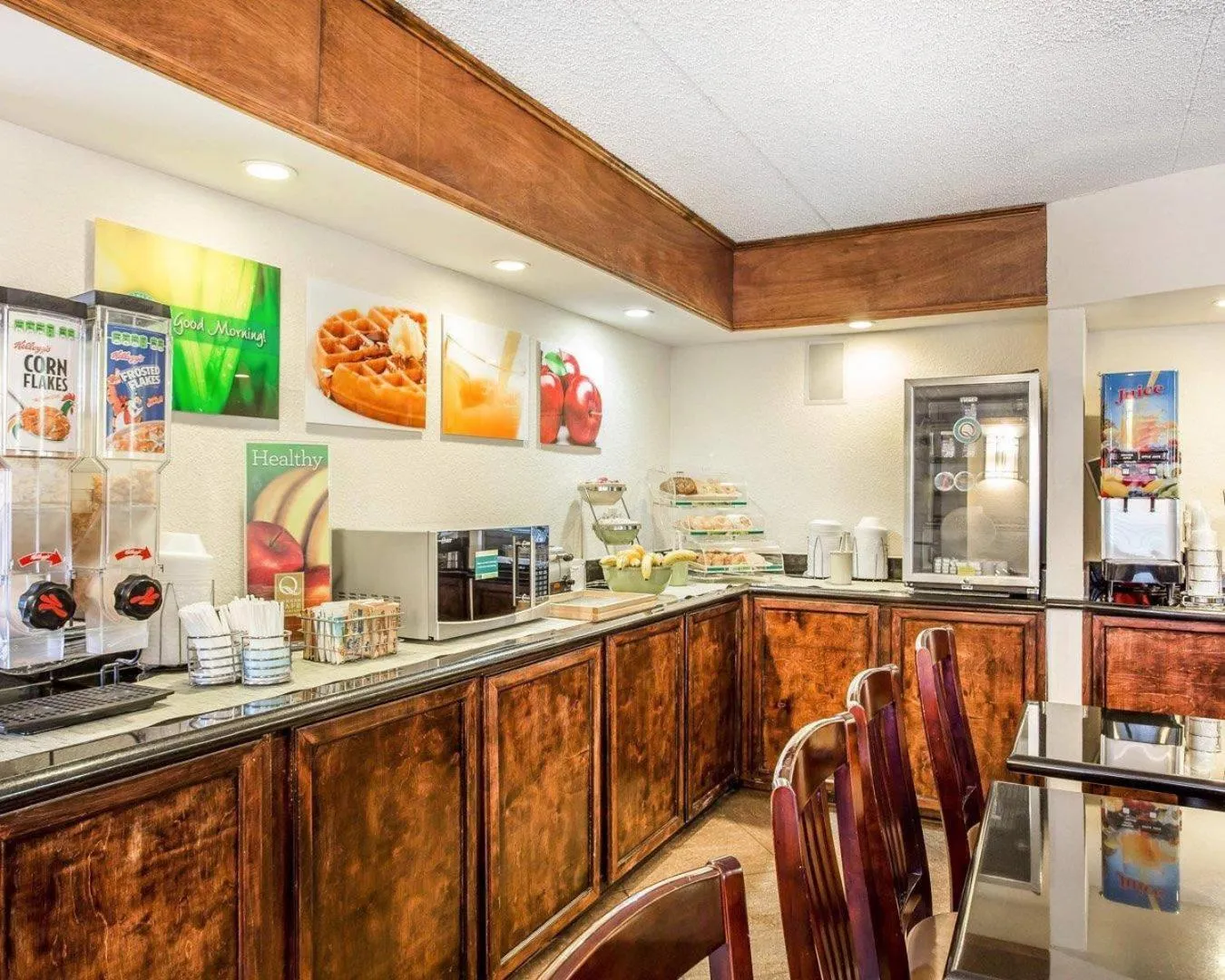 Breakfast in Quality Inn & Suites Coliseum