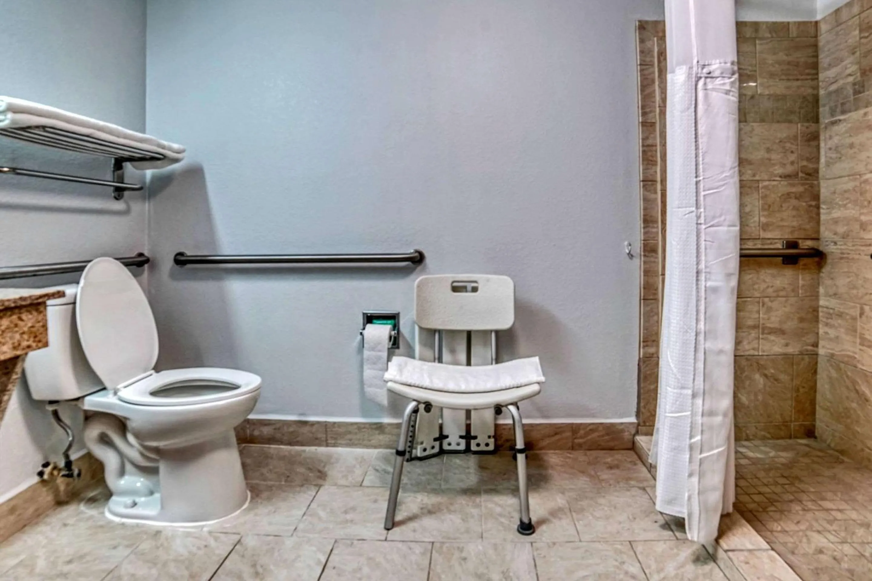 Bedroom in Econo Lodge Raleigh near Walnut Creek Amphitheatre