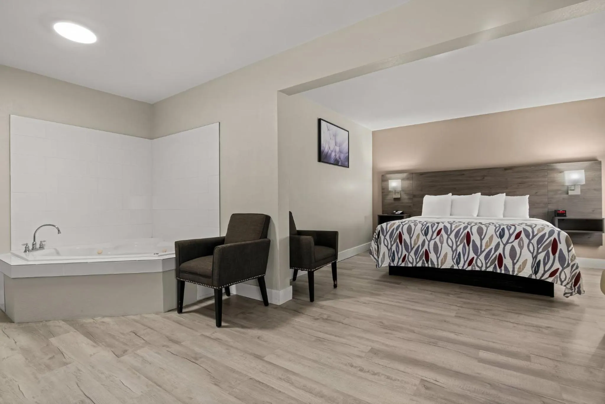 Bedroom, Bed in Red Roof Inn Washington, NC